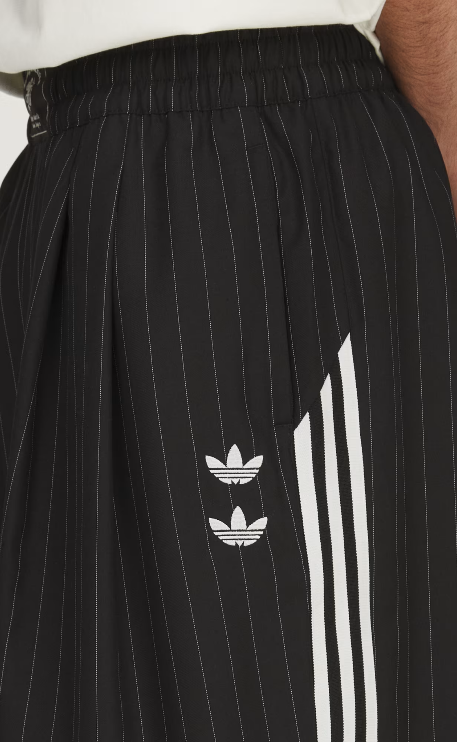 WC PINSTRIPE BLACK LONG SHORTS