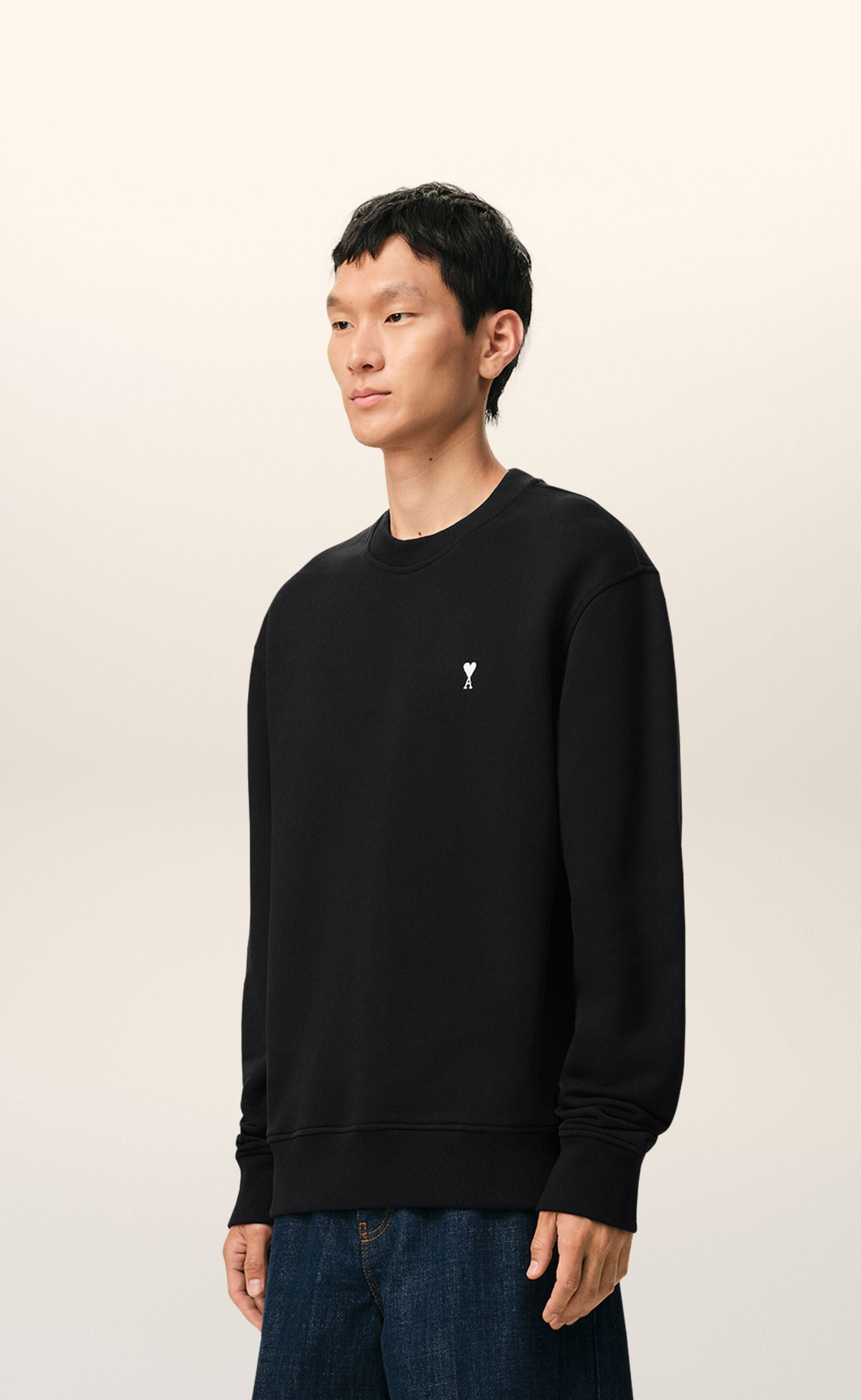 CONTRASTED AMI DE COEUR BLACK CREWNECK