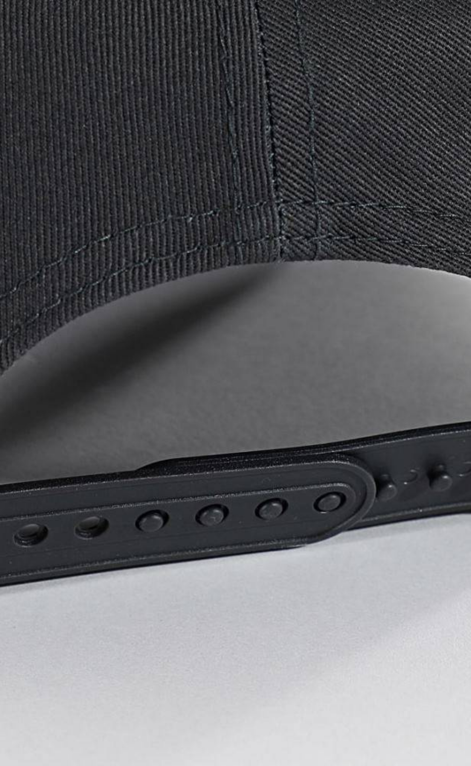 TONAL OUTLINE EFRAME GREY BLACK HAT