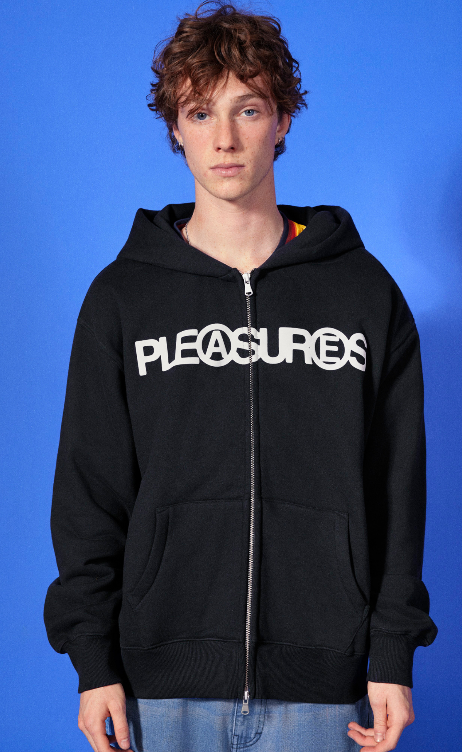 ZINE ZIP-UP BLACK HOODIE