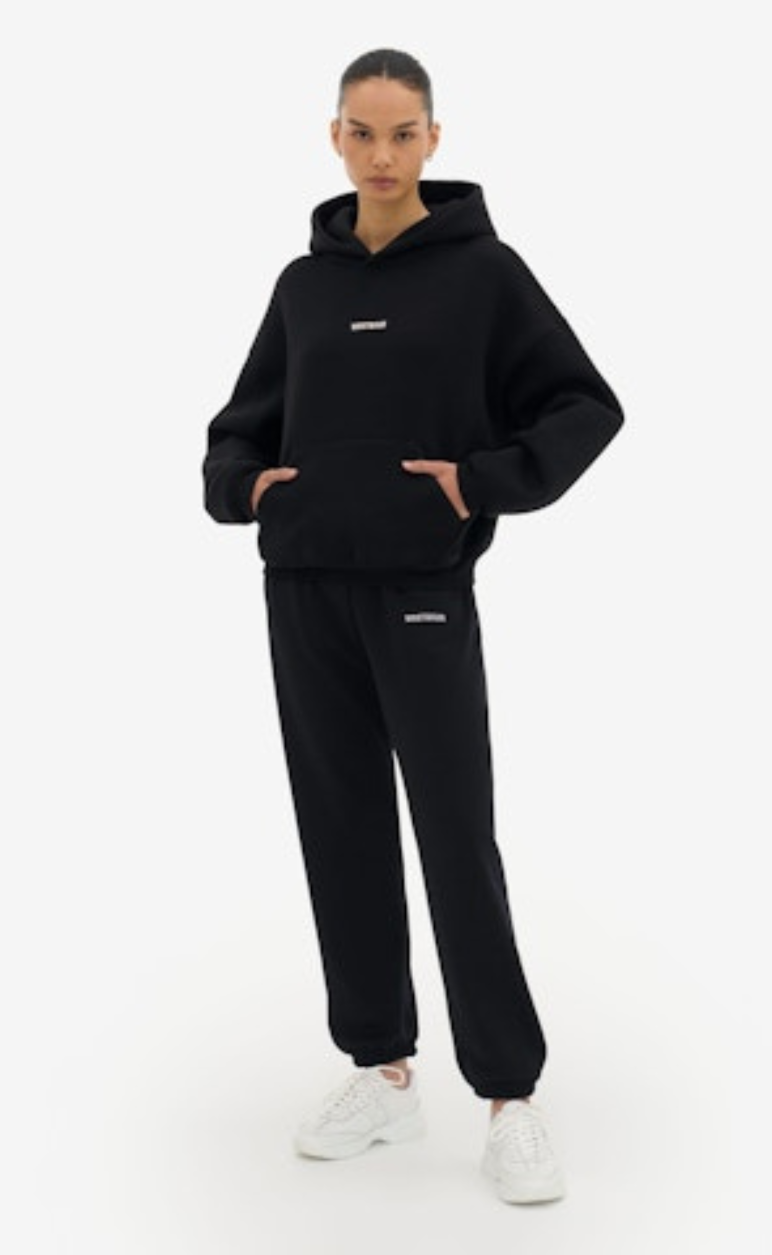 HAKO BLACK HOODIE