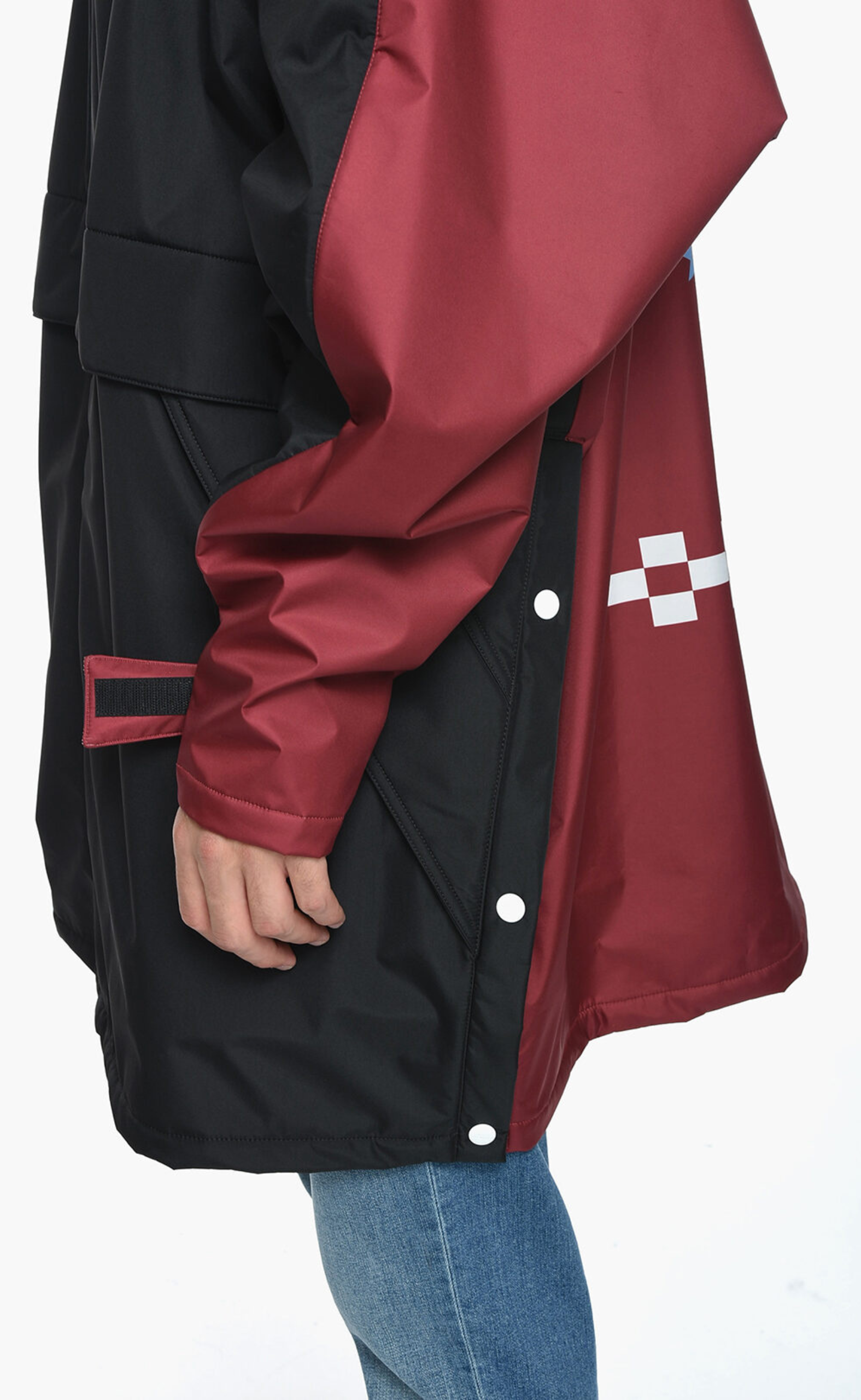 PATCH OVERSIZE WINDBREAKER BLACK BURGUND