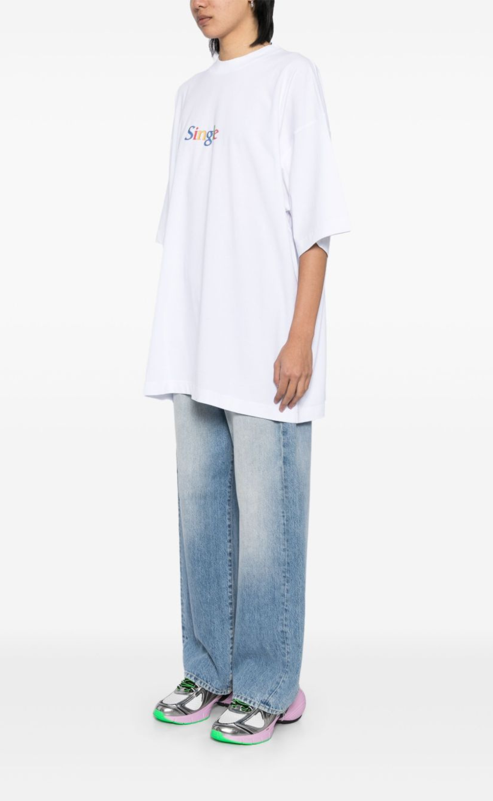 SINGLE OVERSIZED WHITE T-SHIRT