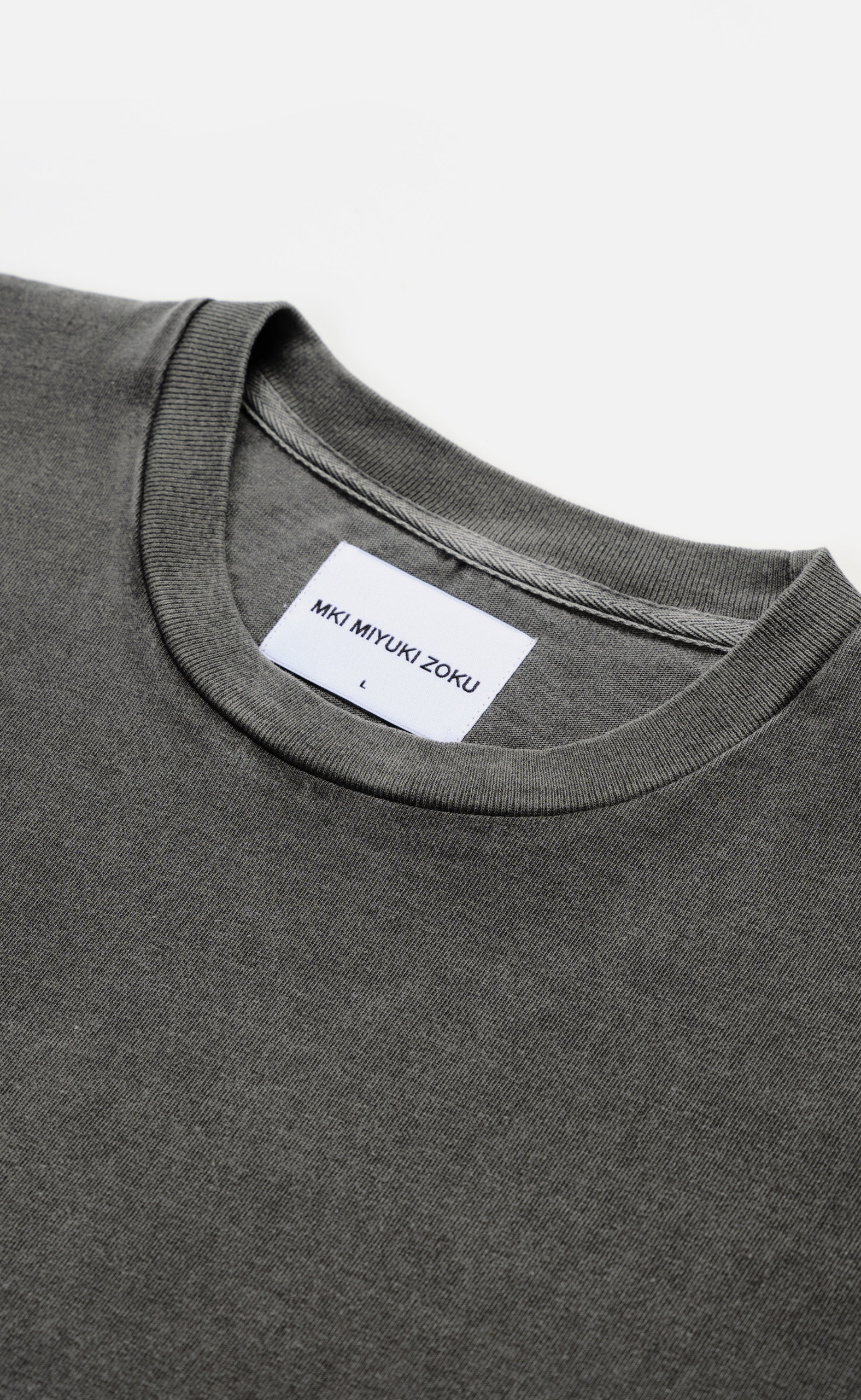 UNIFORM PIGMENT BLACK T-SHIRT