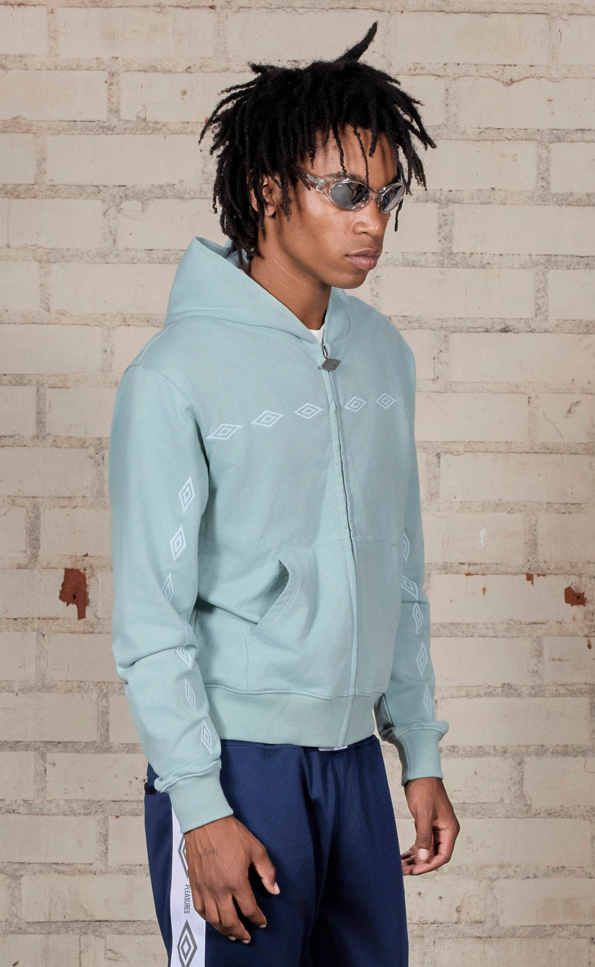DIAMONDS FITTED ZIP SAGE HOODIE