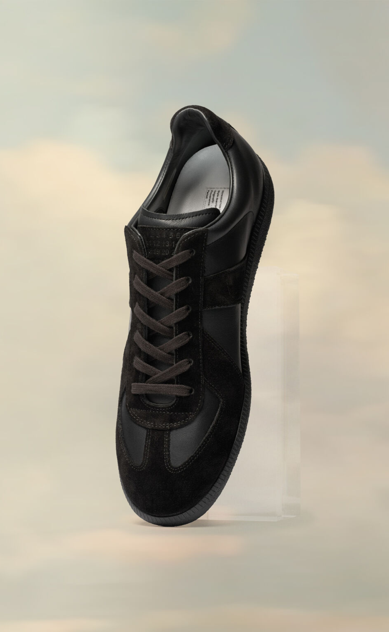 REPLICA BLACK SNEAKER