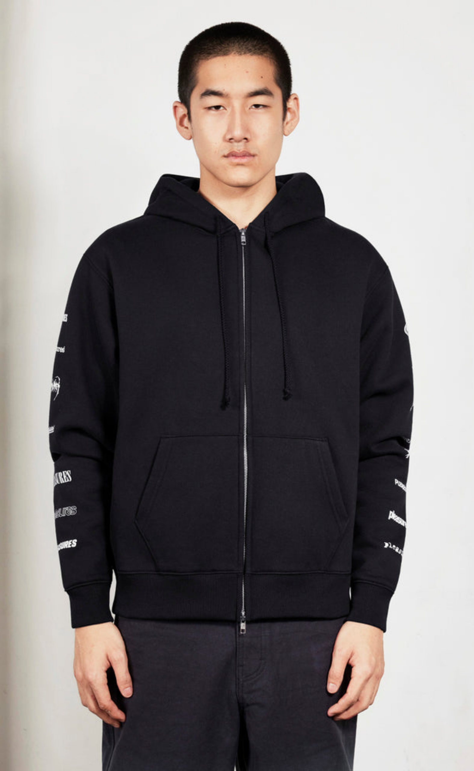 WOODMARK ZIP BLACK HOODIE