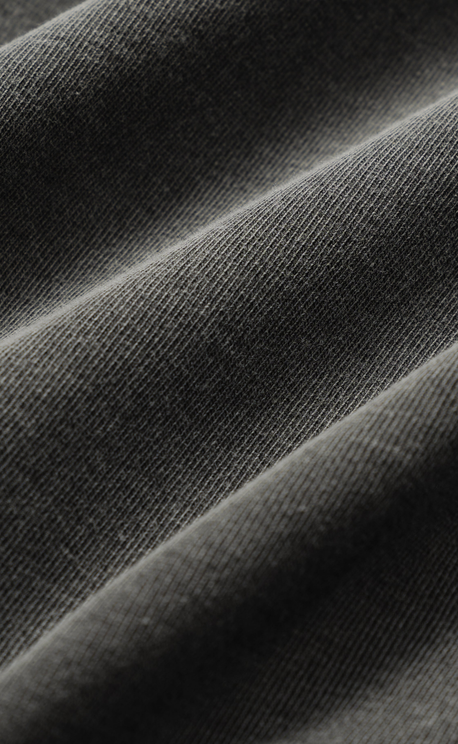 UNIFORM PIGMENT BLACK T-SHIRT