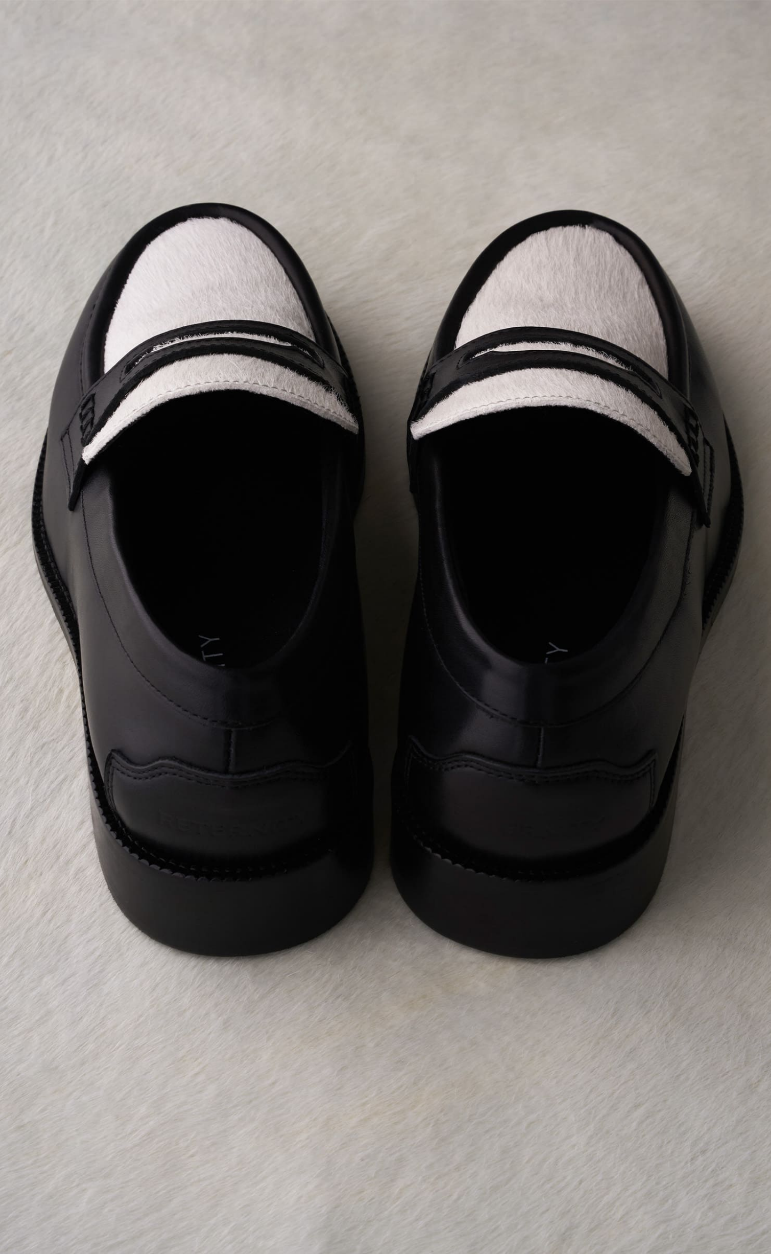 LE METROPOLITAIN  BLACK WHITE LOAFER