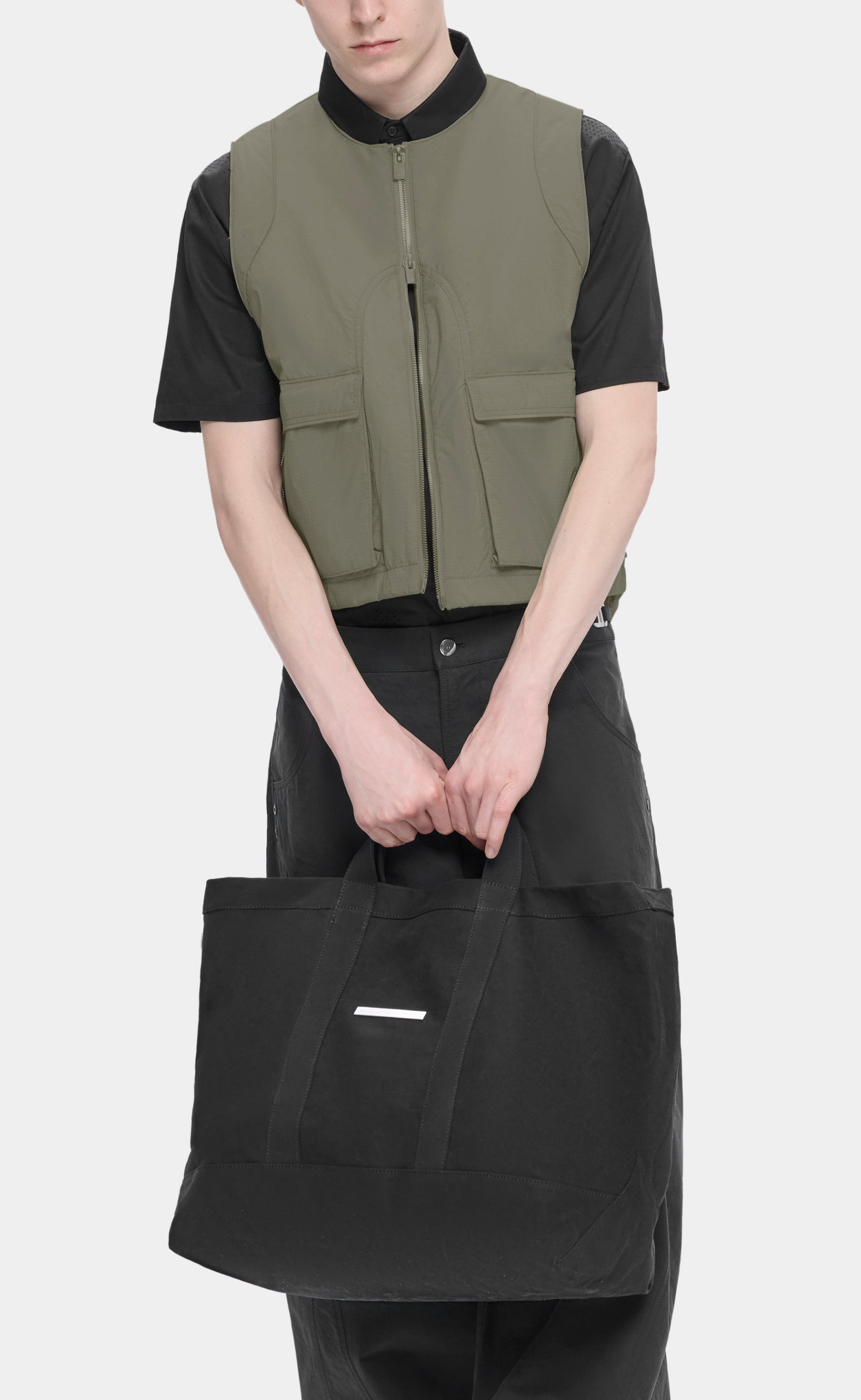 HELIOT MOTILITY LIGHT DUSTY GREEN VEST