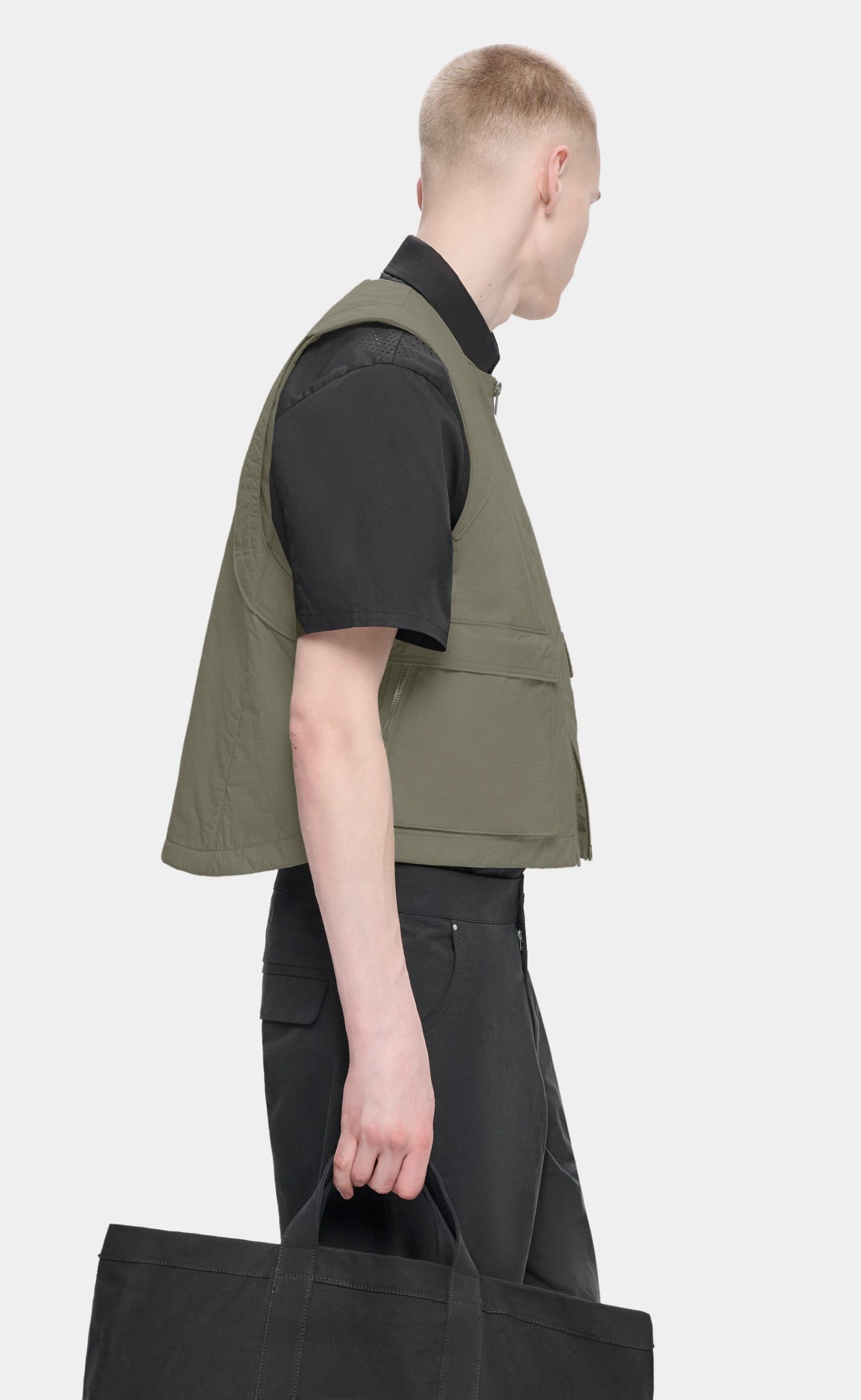HELIOT MOTILITY LIGHT DUSTY GREEN VEST
