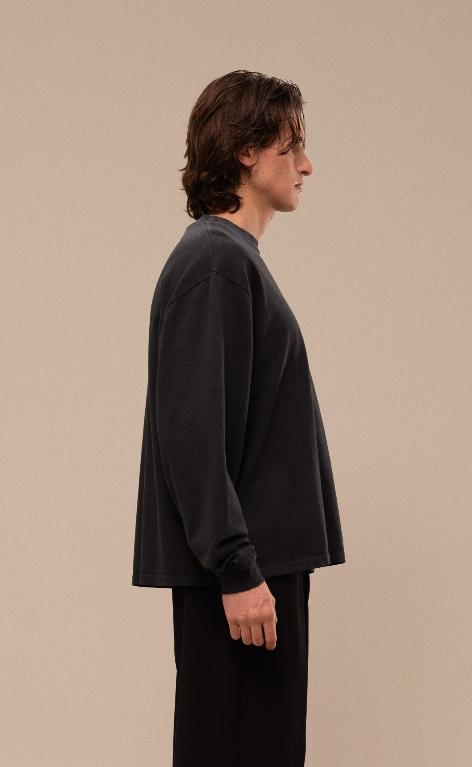 BOND EMBLEM BLACK WASHED LONGSLEEVE