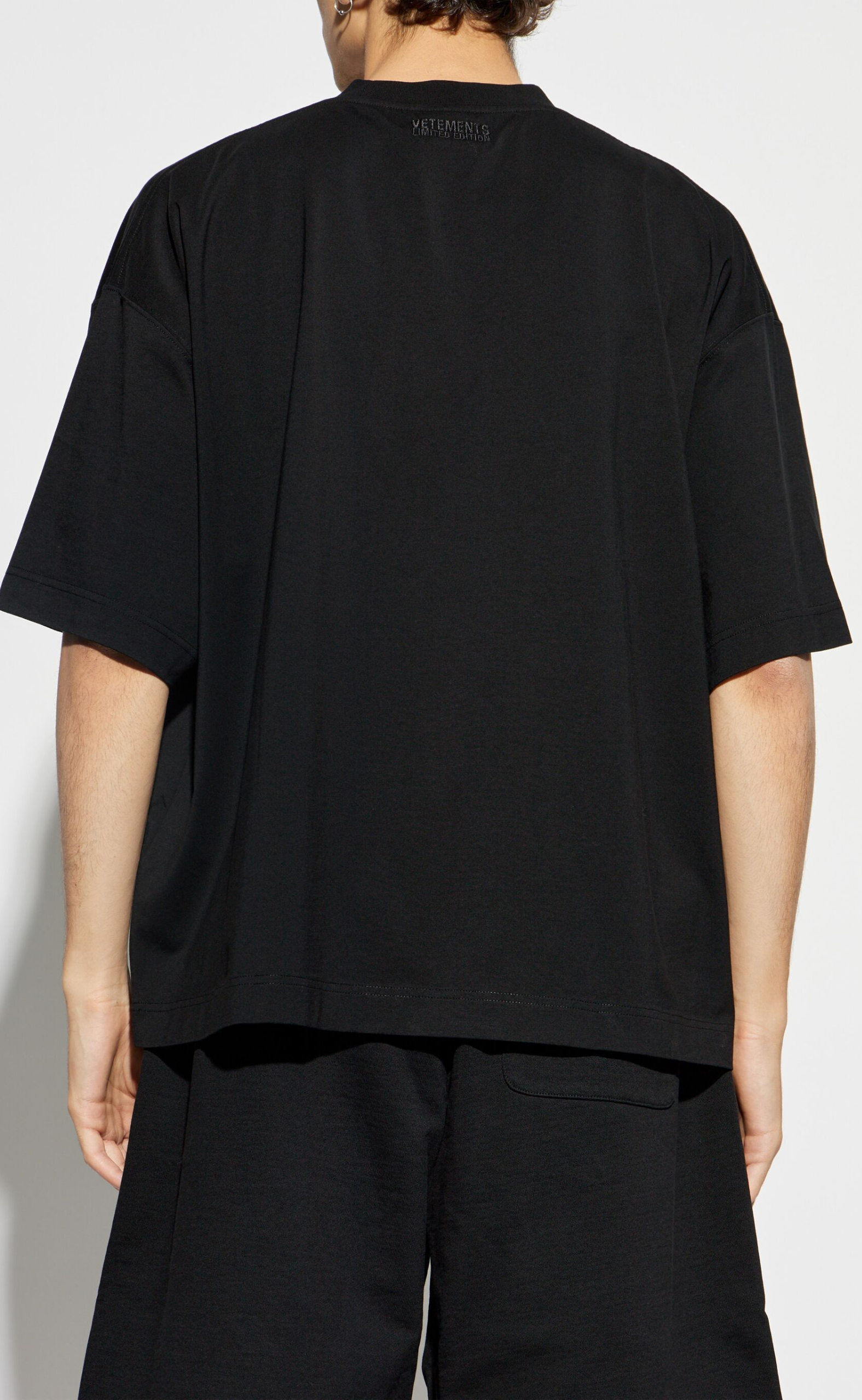 VET CROPPED CROPPED BOXY  BLACK T-SHIRT