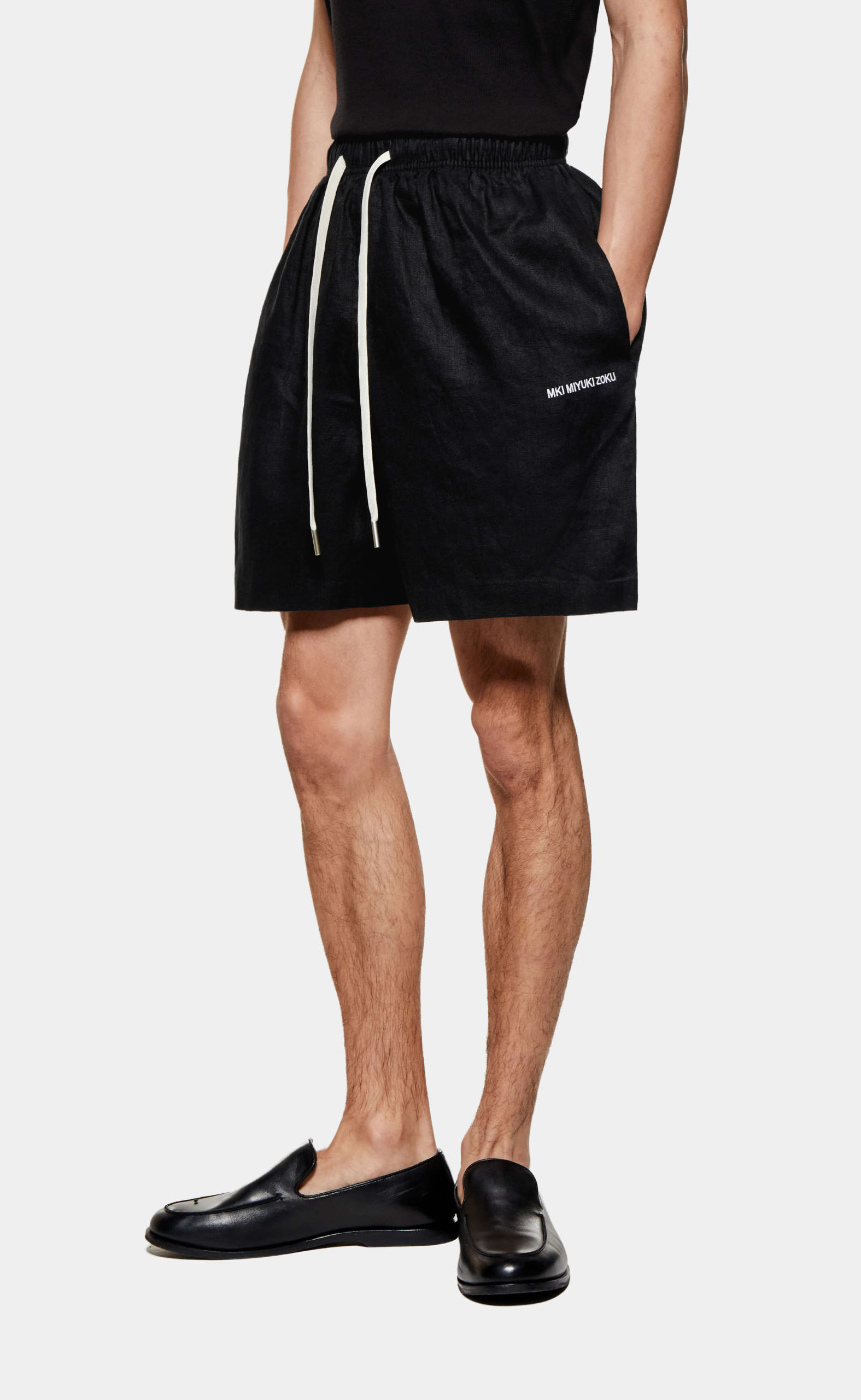 LINEN BLACK SHORTS