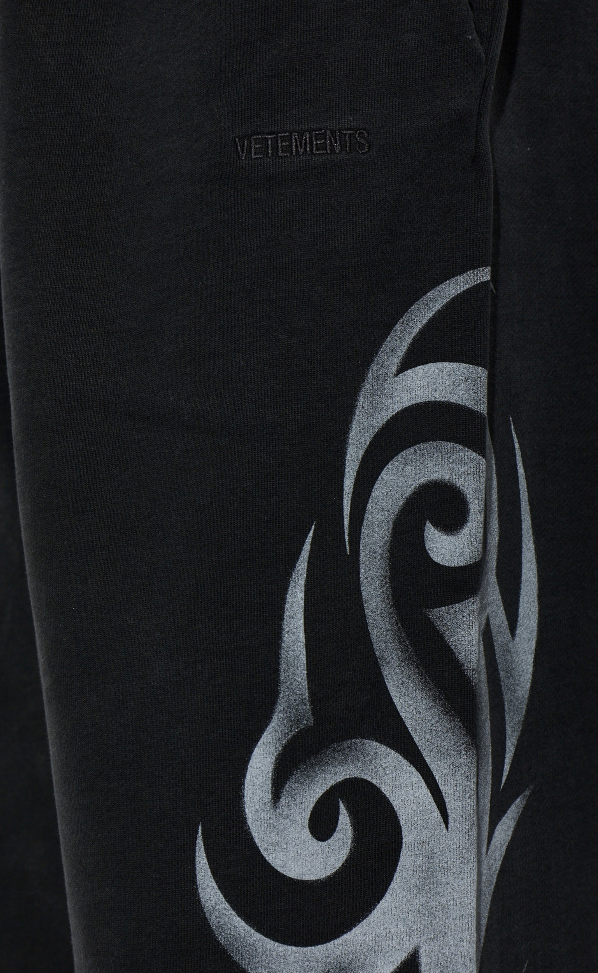 GRAFFITI TRIBAL WASHED BLACK SWEATPANTS