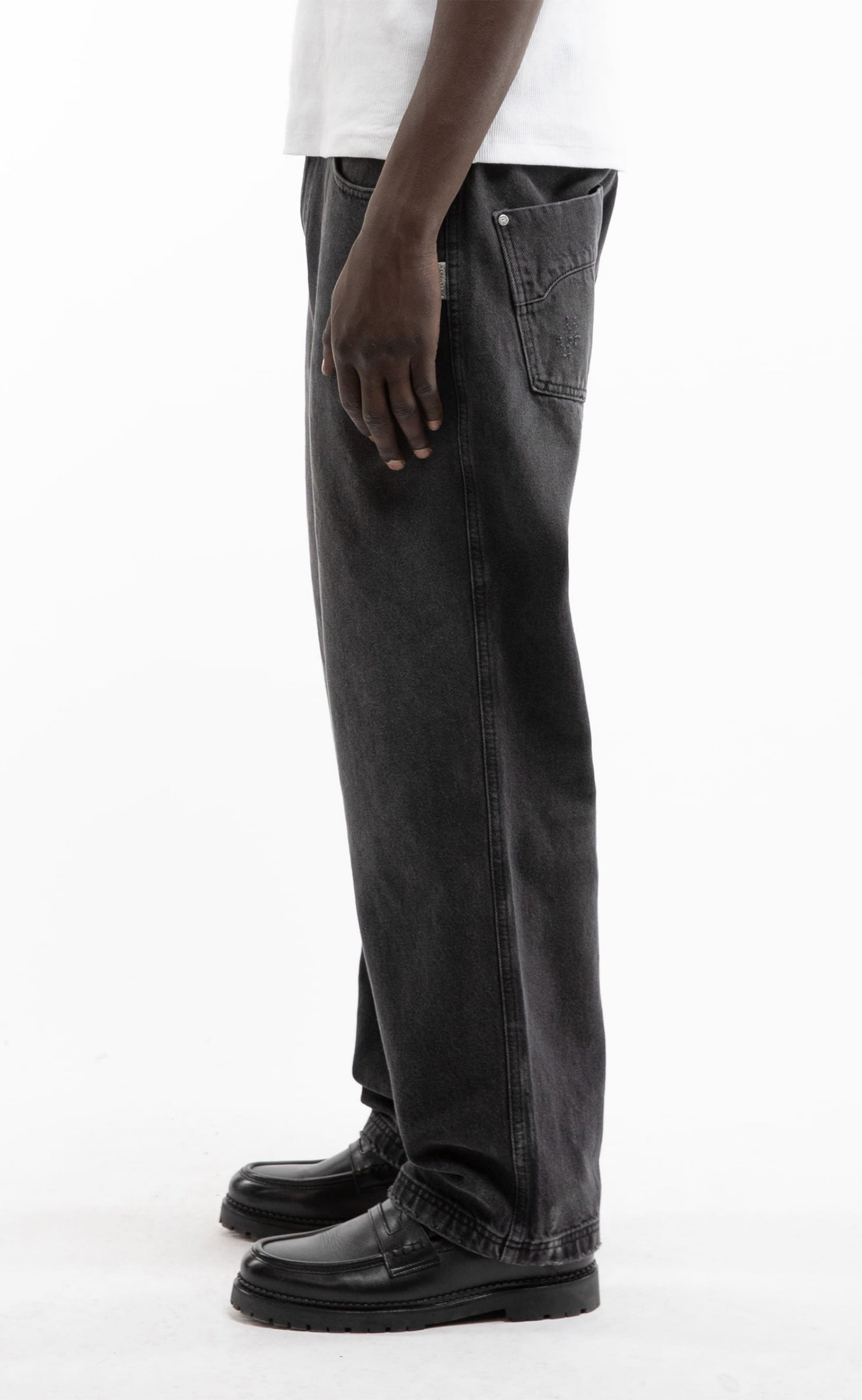 ESSENTIAL STRAIGHT WASHED BLACK JEANS