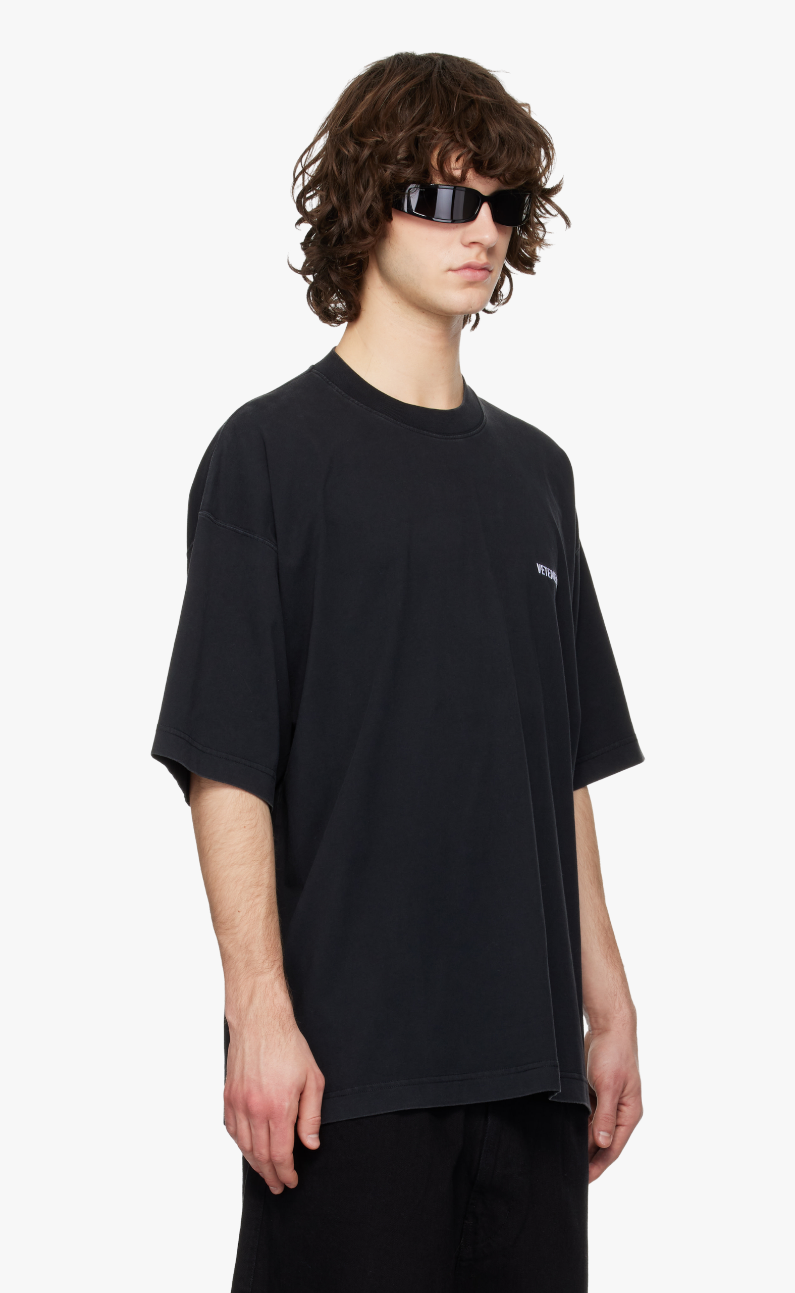 WHITE LOGO BLACK T-SHIRT