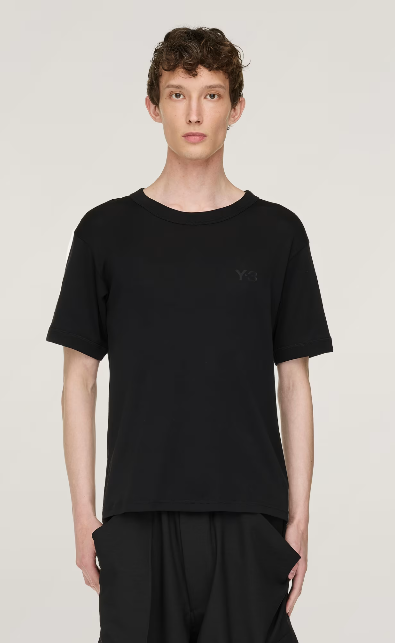 SLIM BLACK T-SHIRT