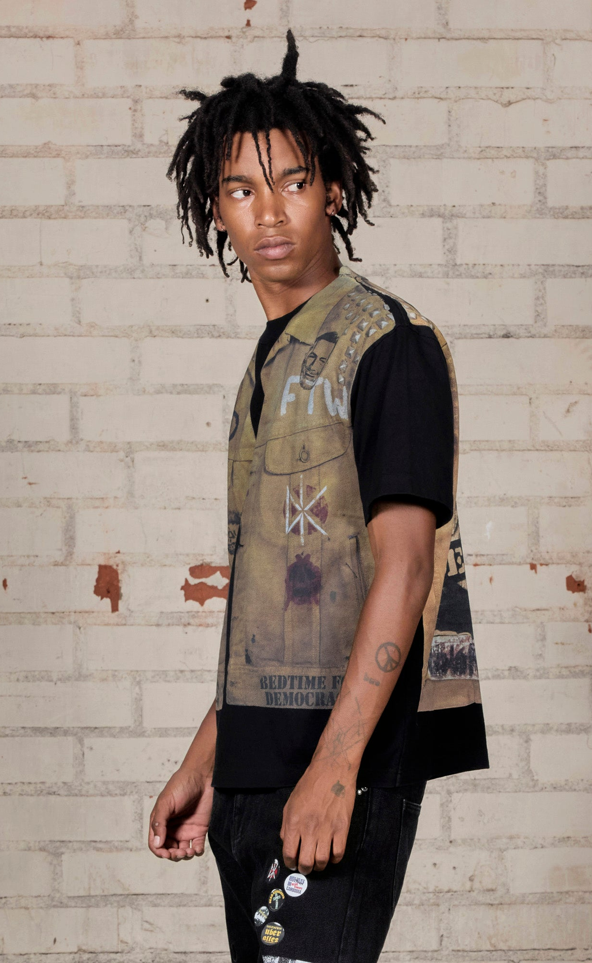 VEST HEAVYWEIGHT BLACK T-SHIRT