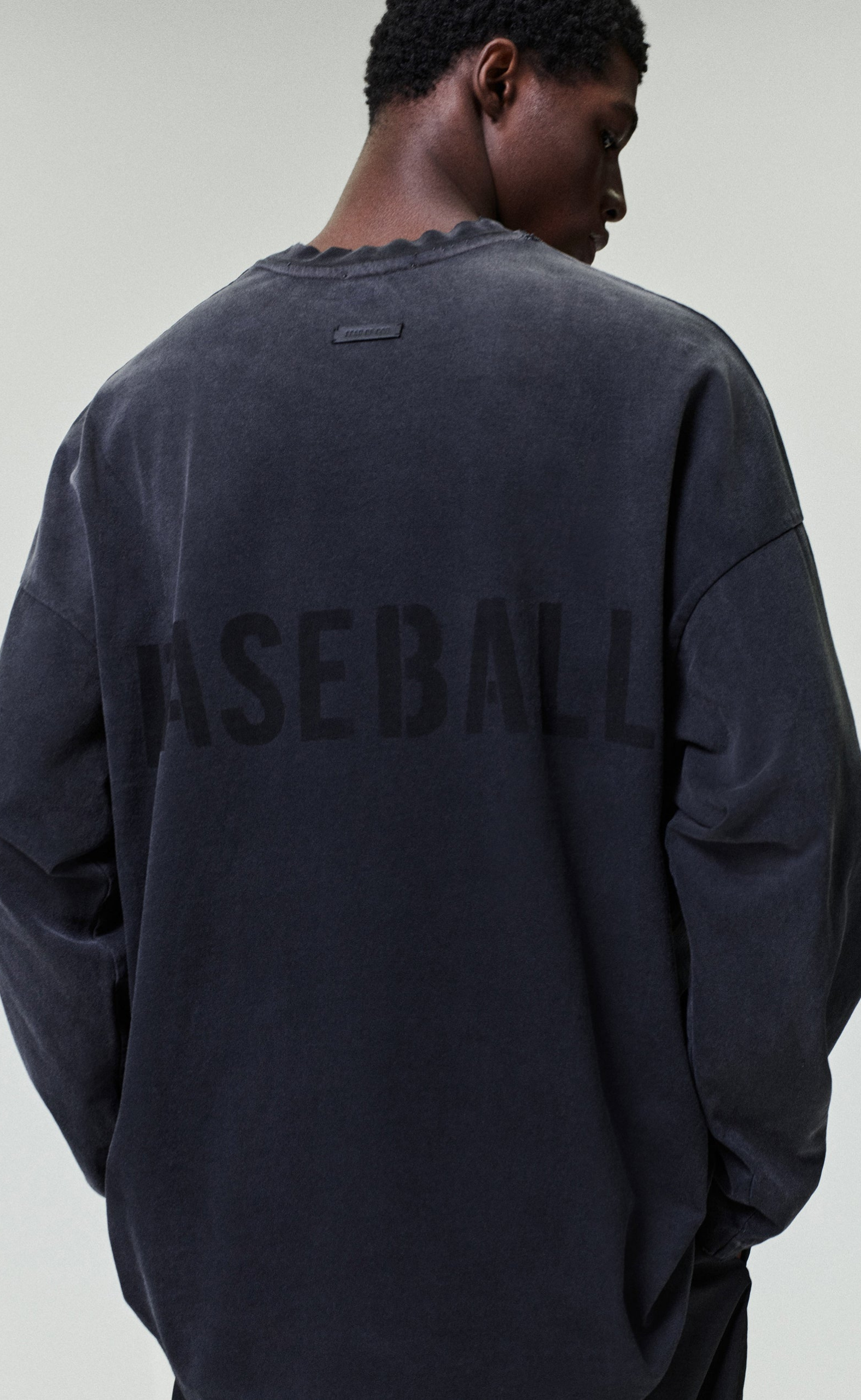 9 BLACK LONGSLEEVE