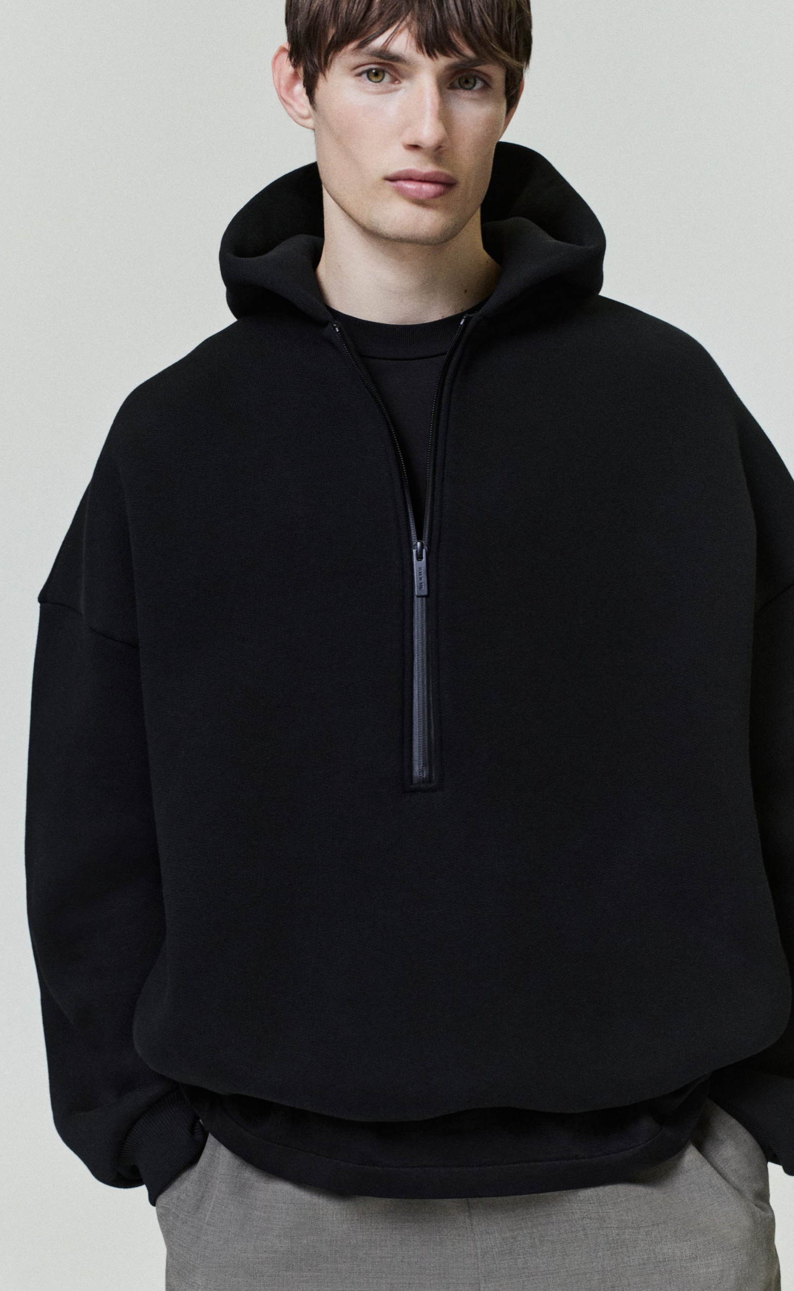 ATHLETIC HALF ZIP BLACK HOODIE