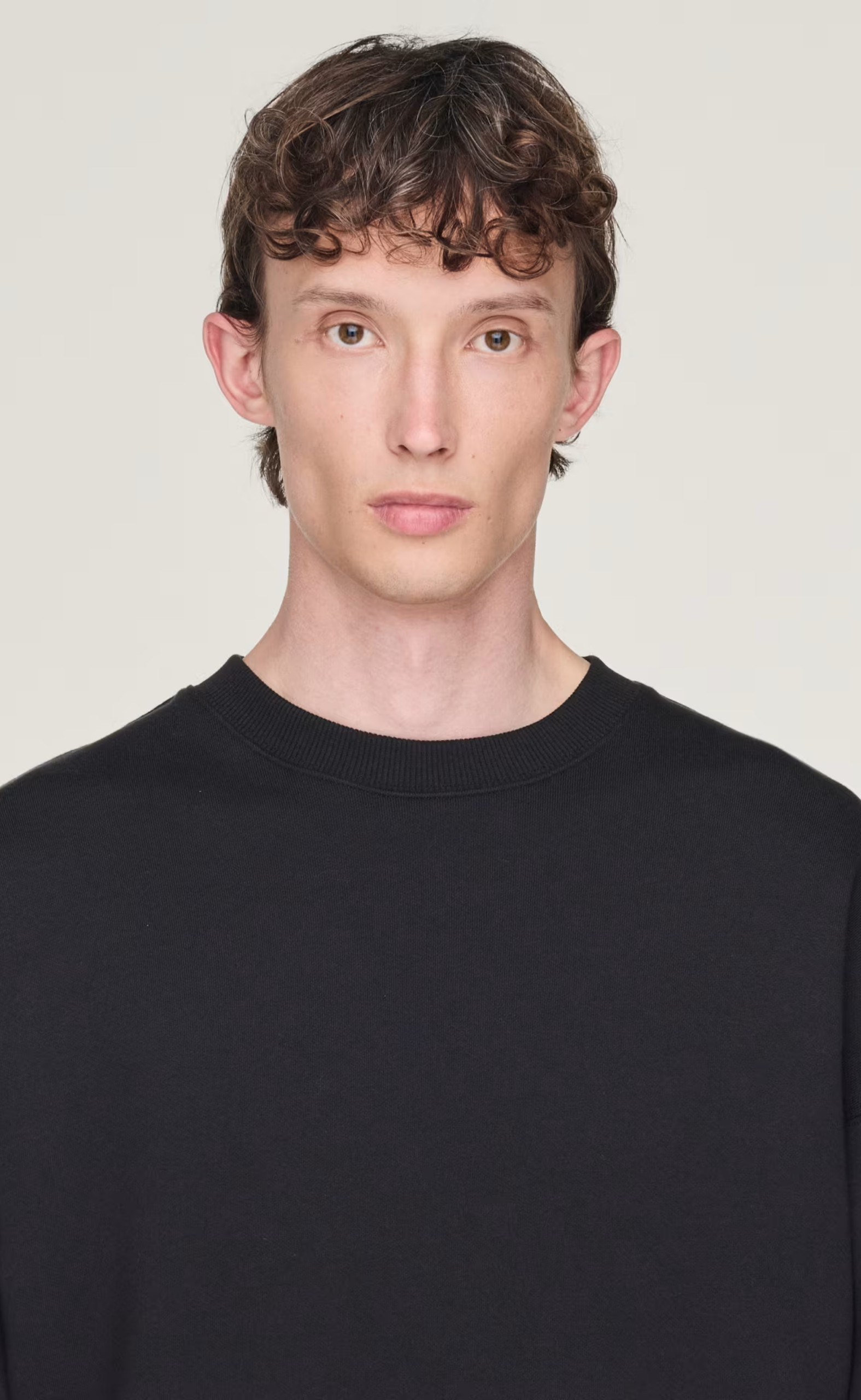 GRAPHIC BLACK CREWNECK