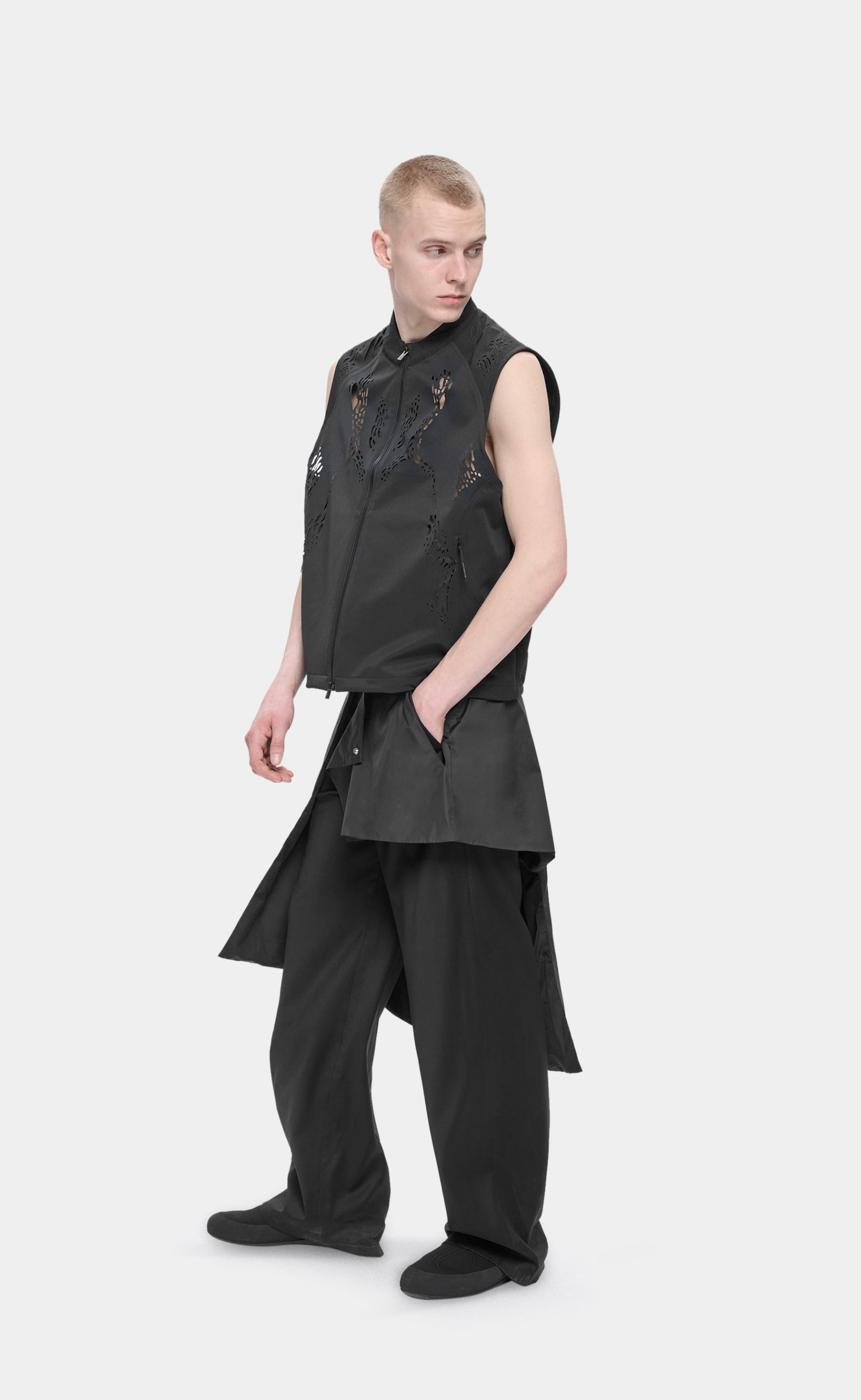 ROAN BLACK VEST