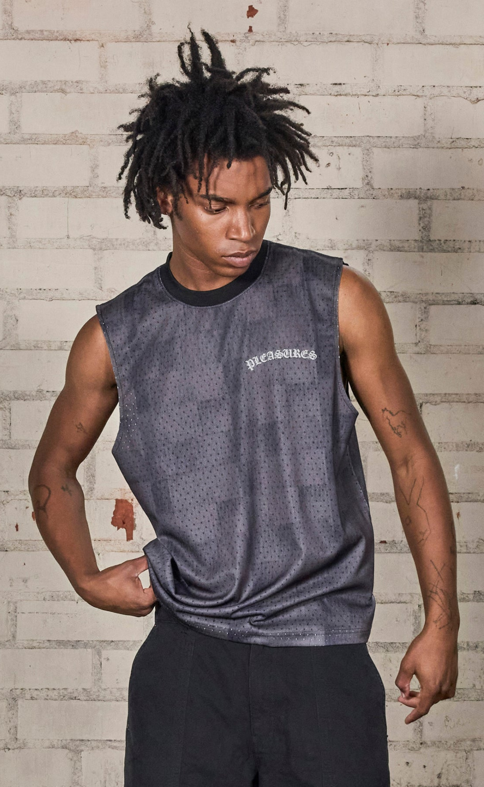 NEURAL MESH BLACK TANK TOP
