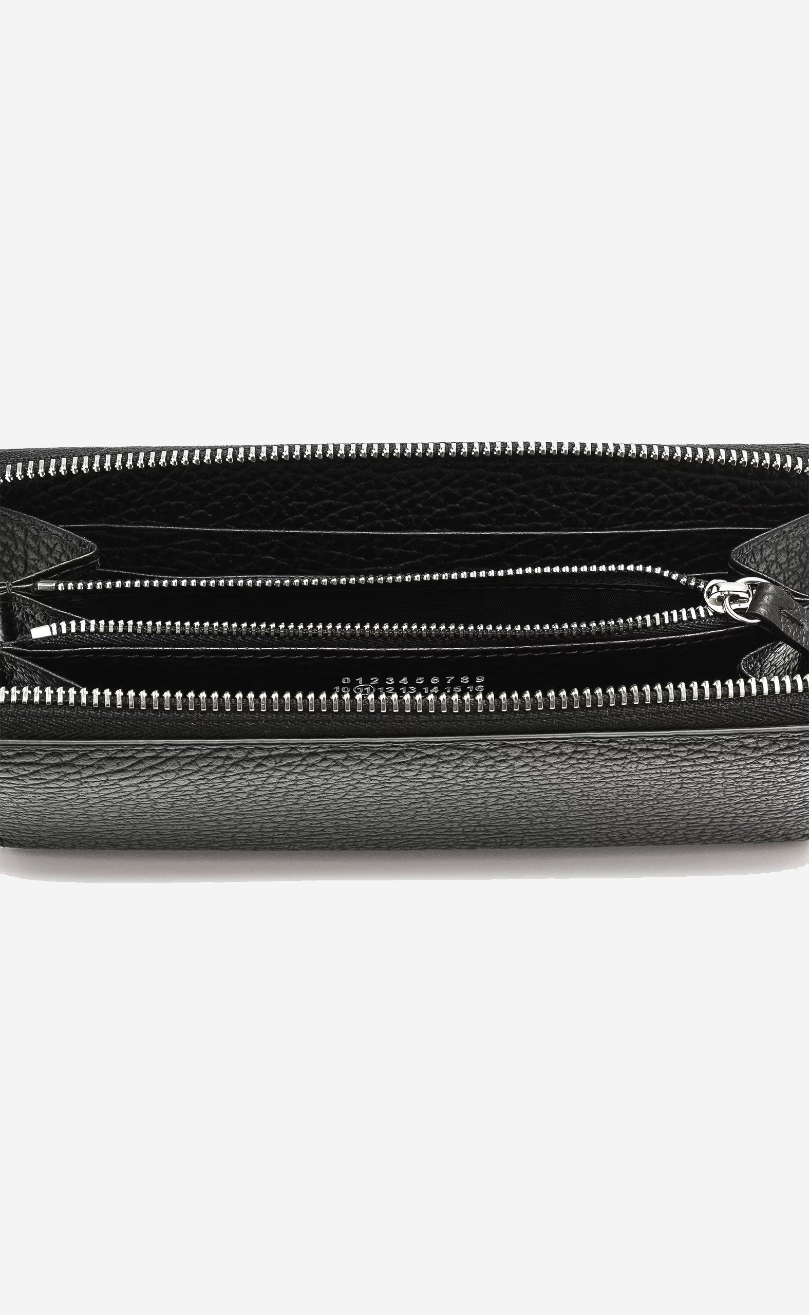 BLACK WALLET ZIP AROUND CONTINENTAL