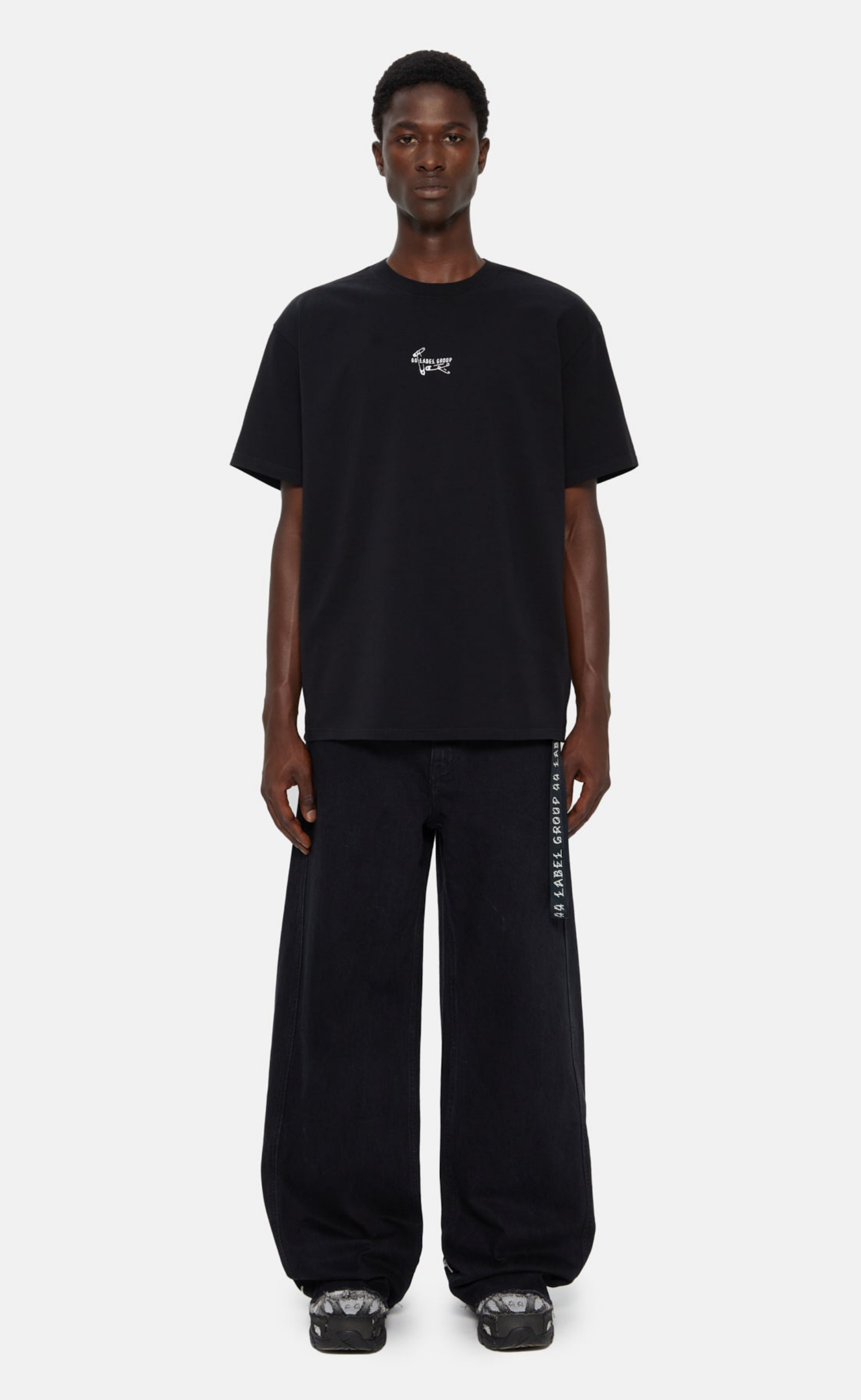 PINS BLACK T-SHIRT