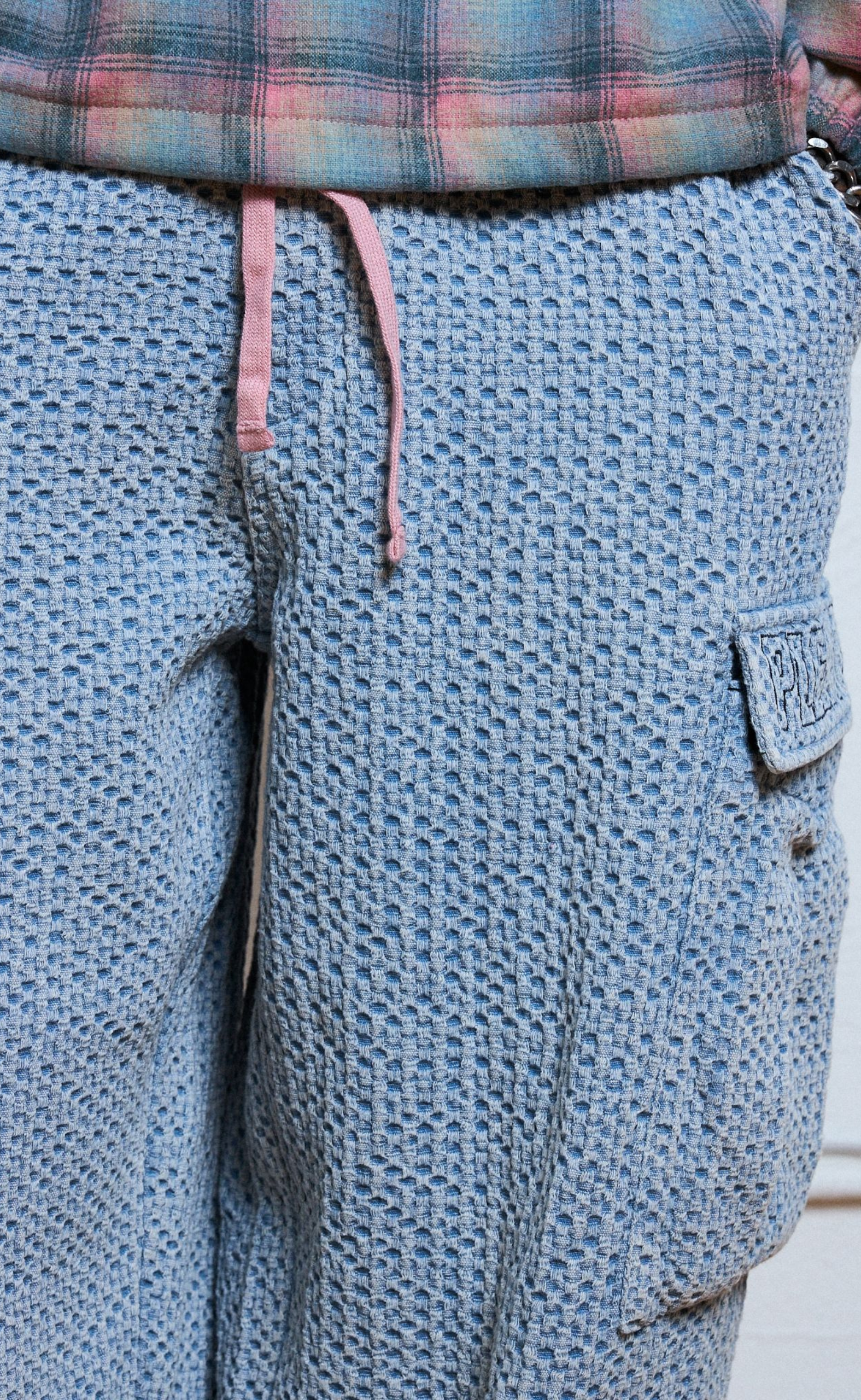 KNITTED INDIGO CARGO INDIGO PANTS