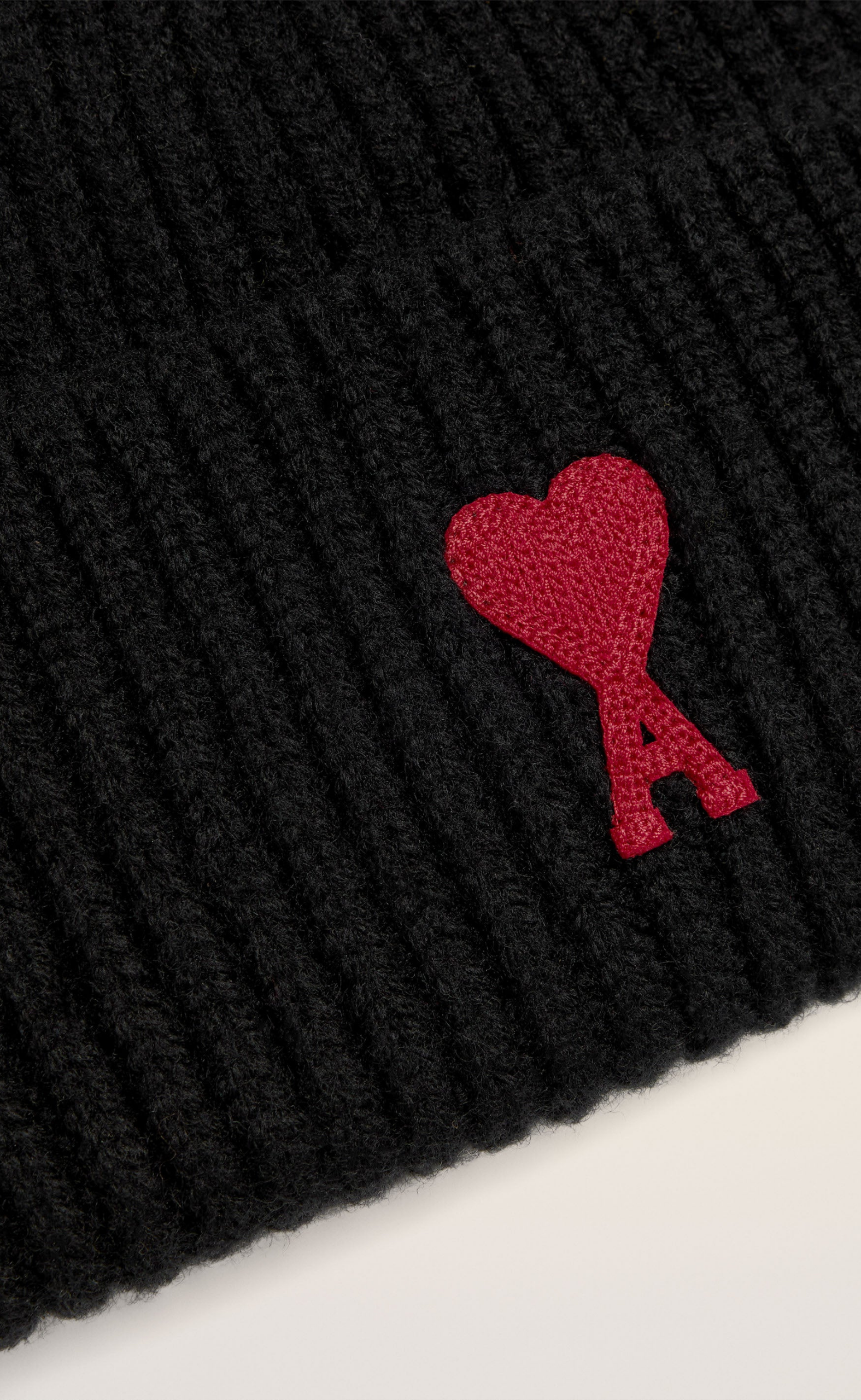 AMI DE COEUR BLACK BEANIE
