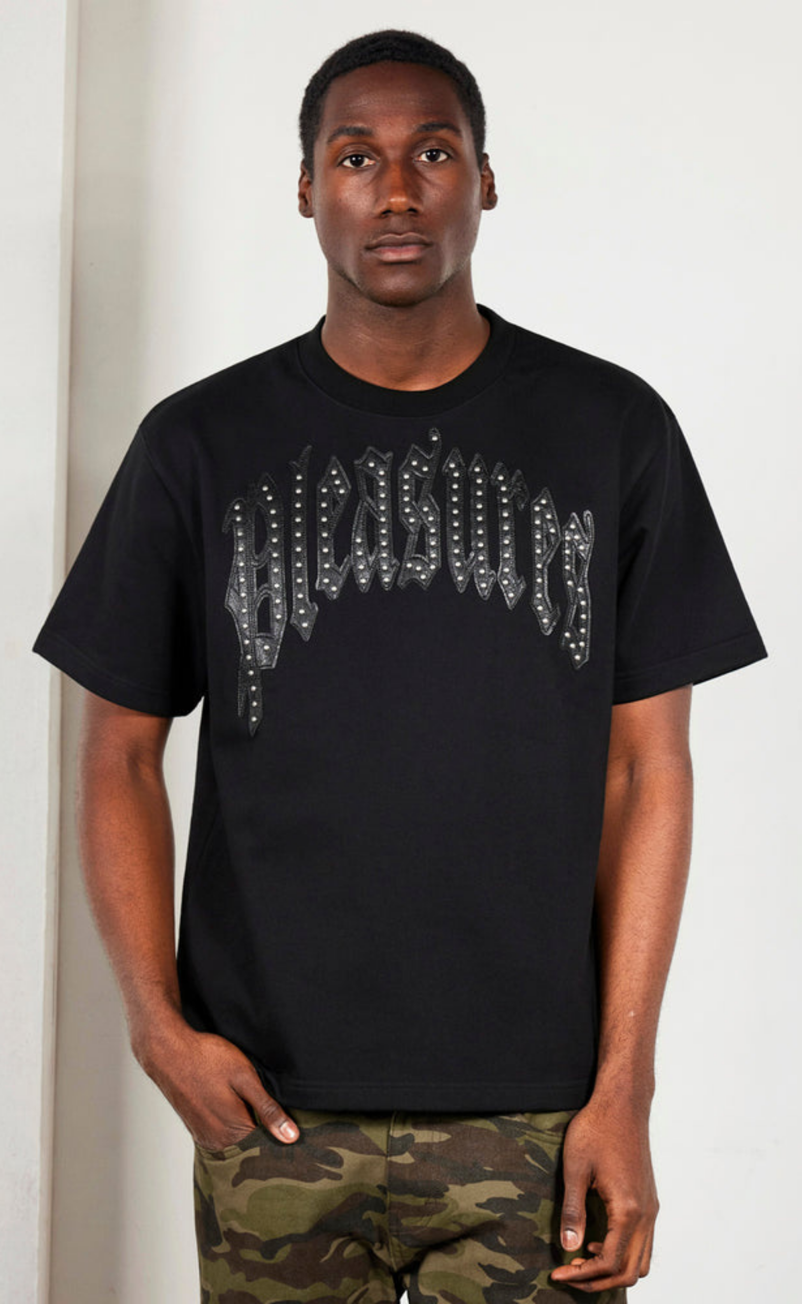 TWITCH STUDDED BLACK T-SHIRT
