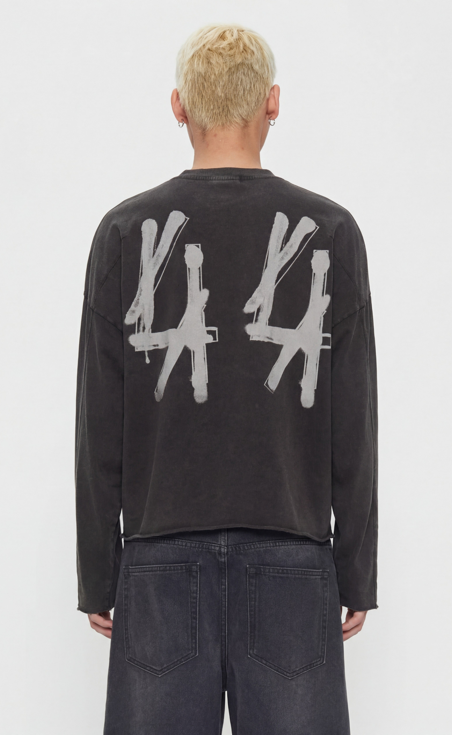 CLASSIC BLACK LONGSLEEVE