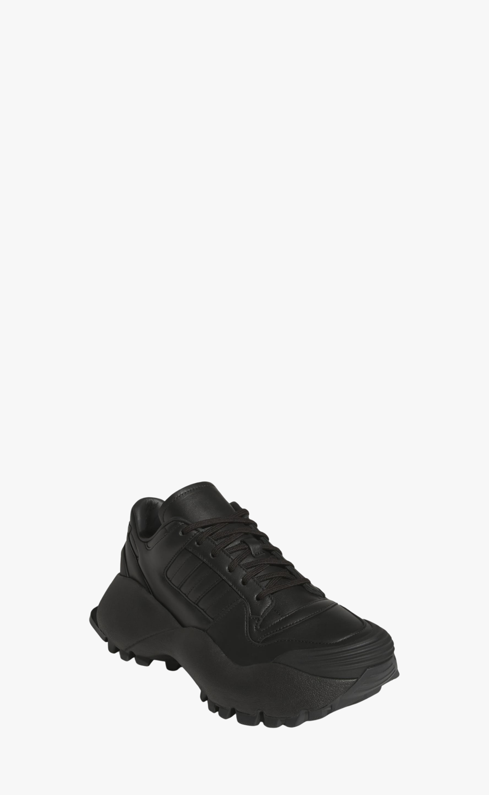 WC FORUM BLACK SNEAKER