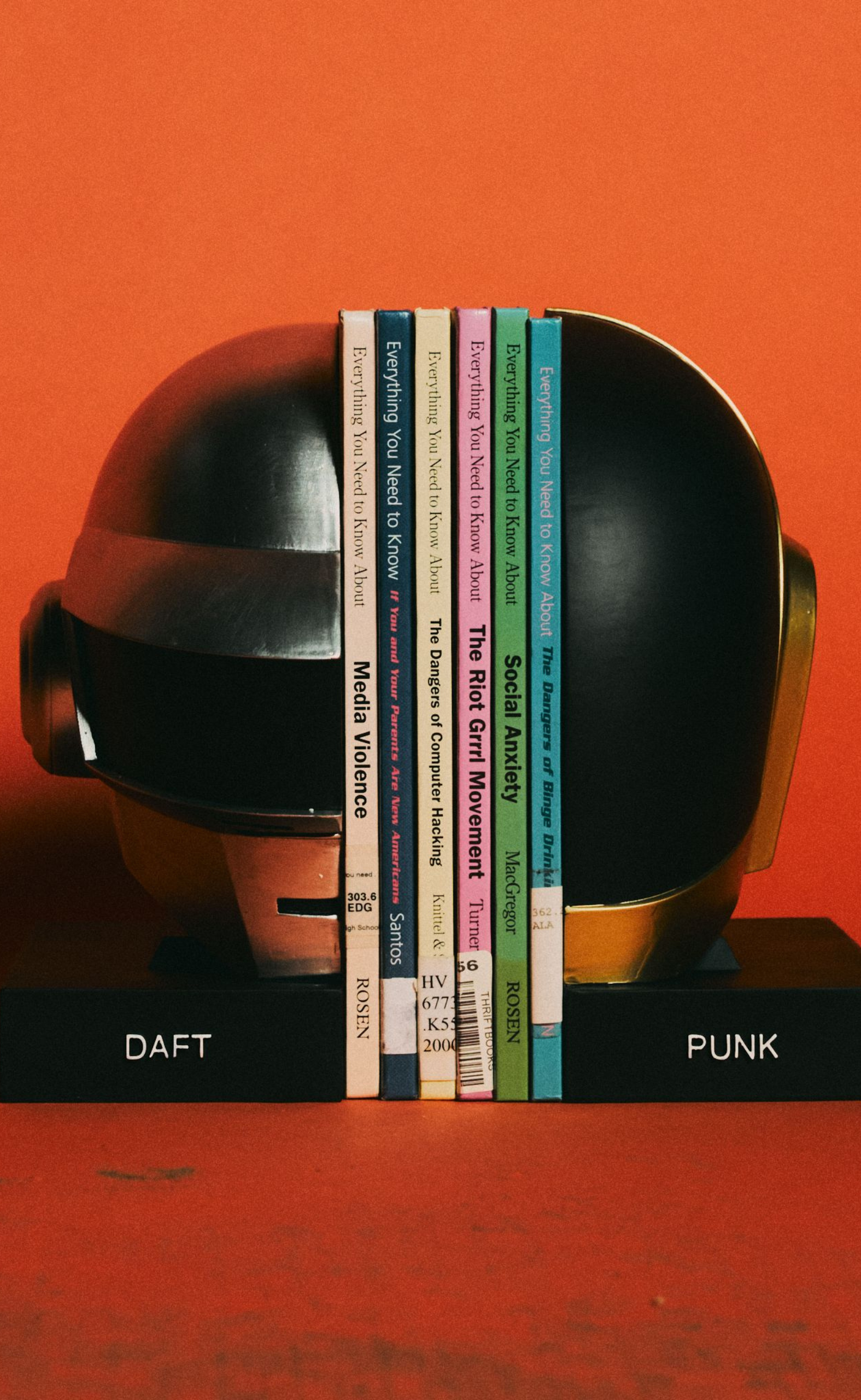 HELMETS METALLIC BOOKEND