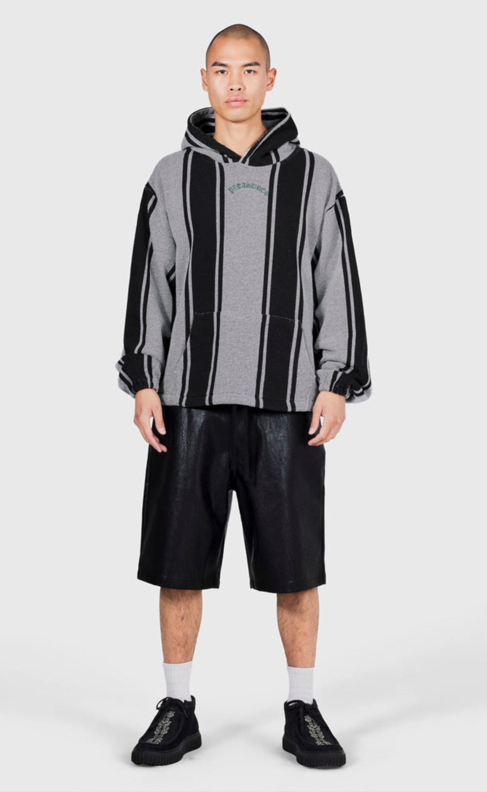 PLASTER BAGGY BLACK SHORTS