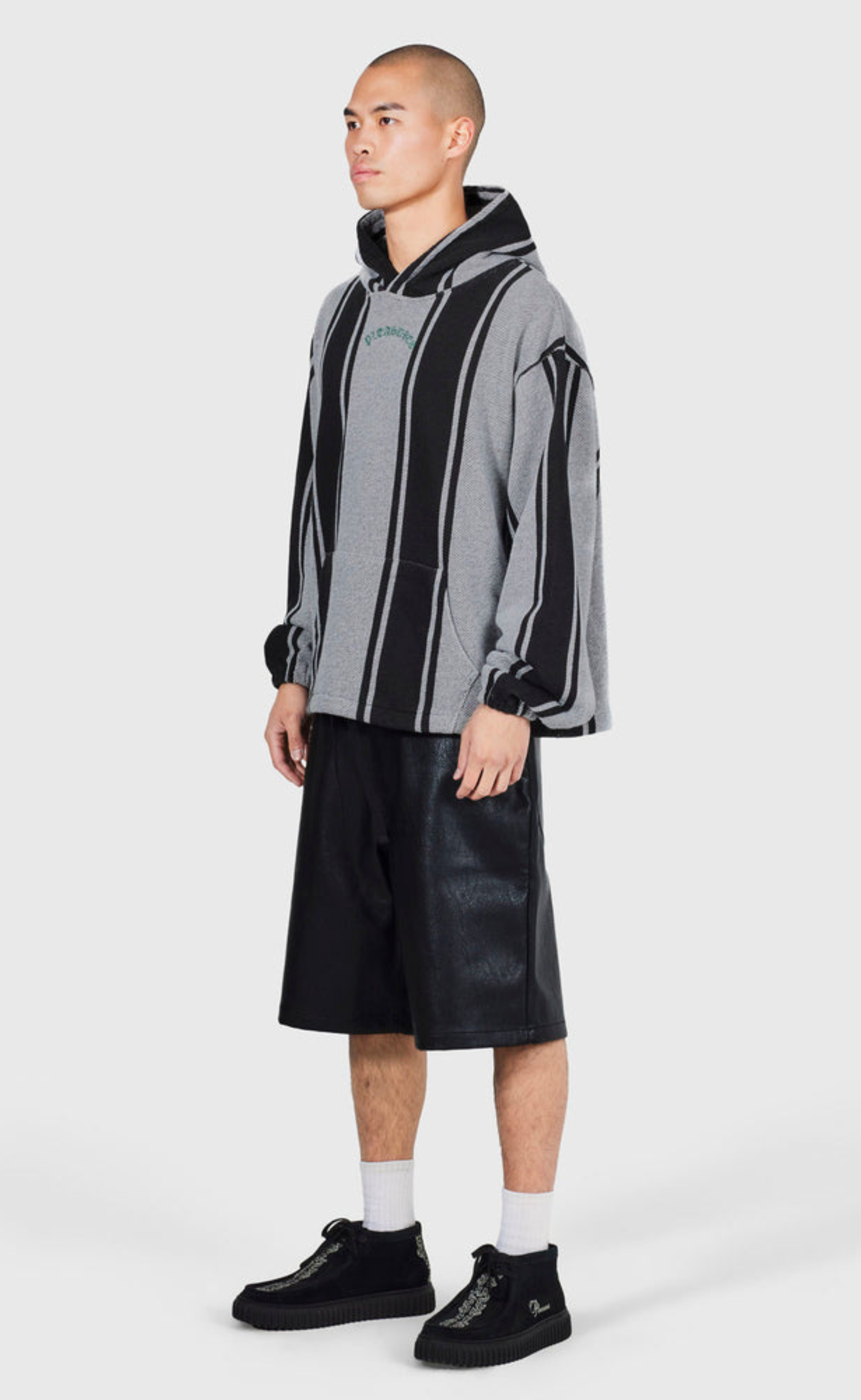 PLASTER BAGGY BLACK SHORTS