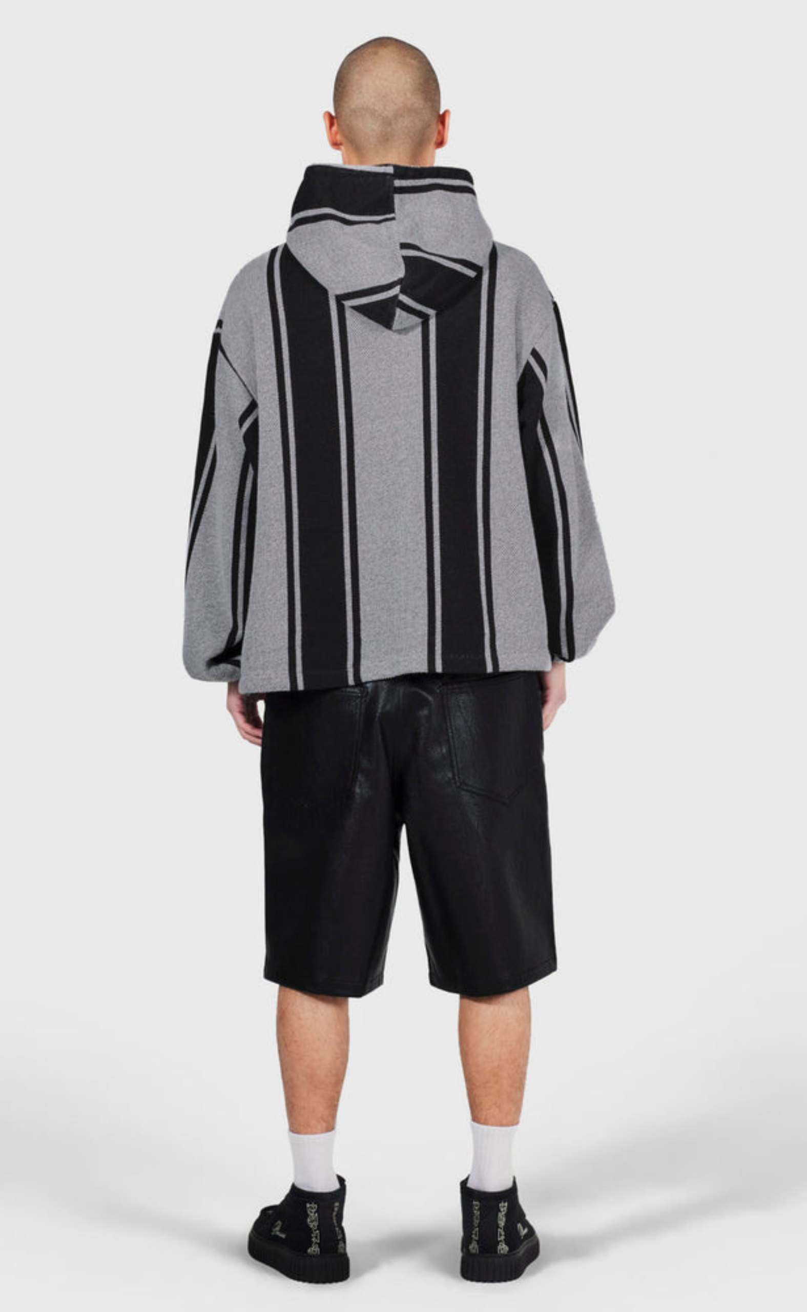PLASTER BAGGY BLACK SHORTS