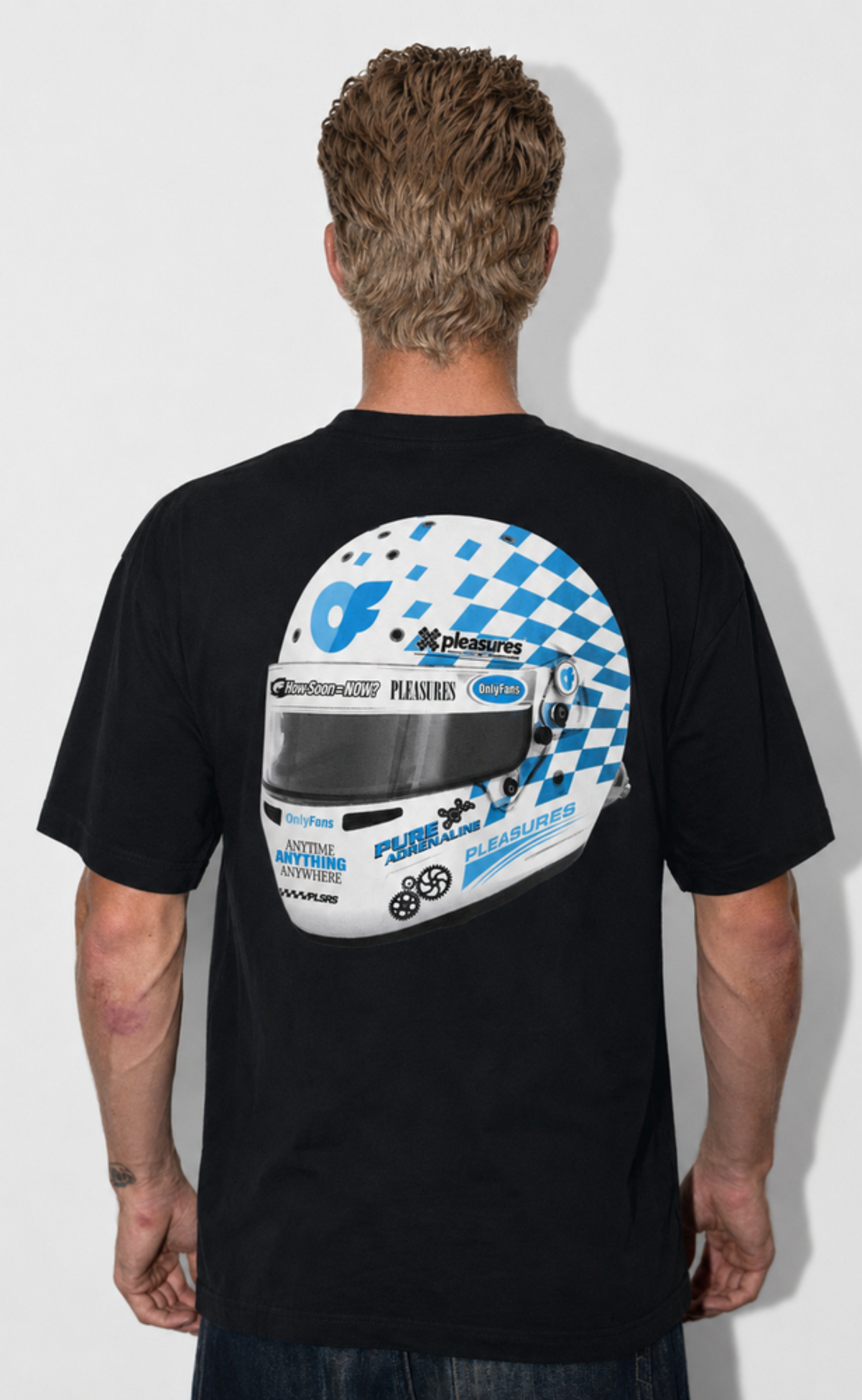 HELMET BLACK T-SHIRT