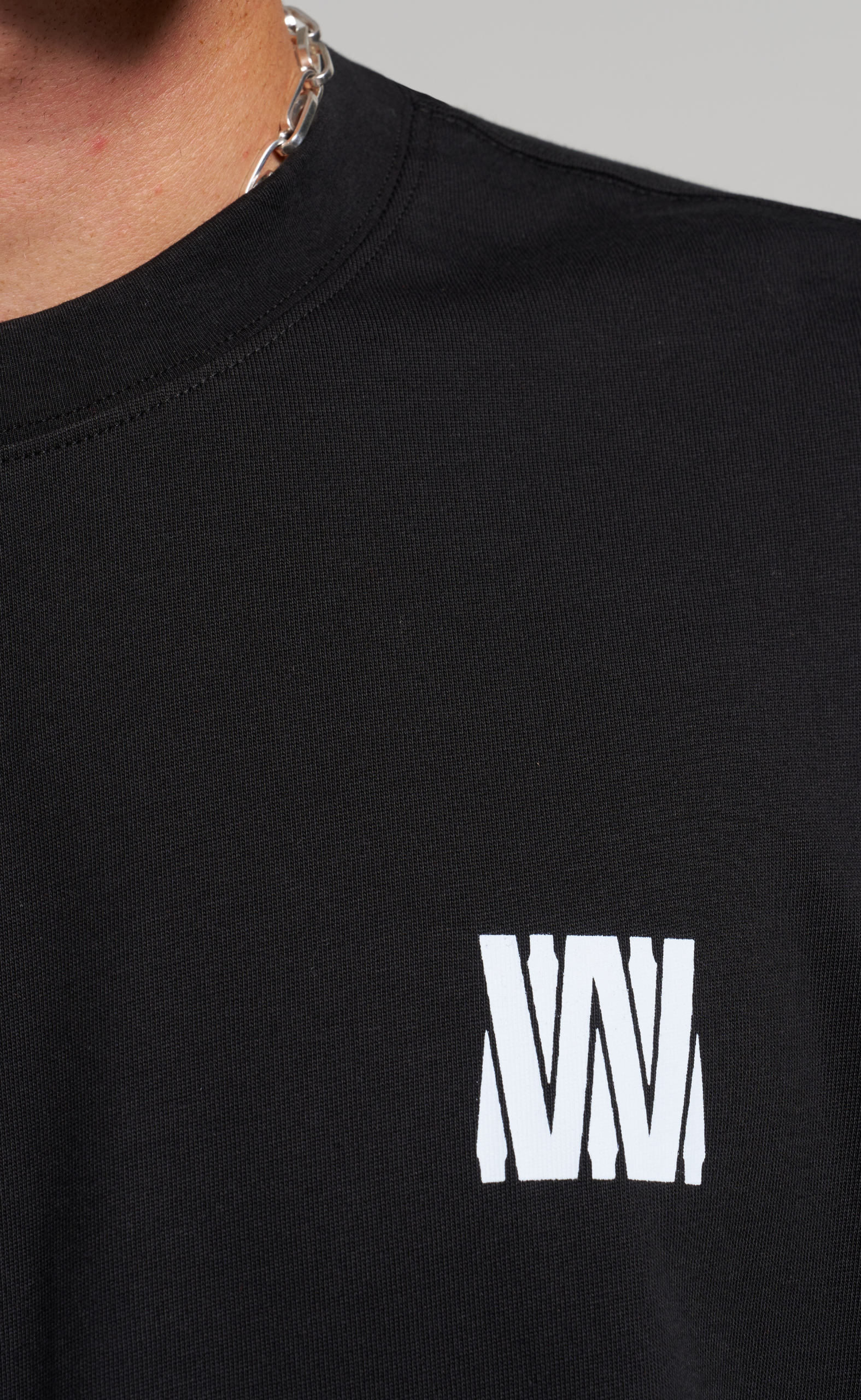 STUDIO V14 BLACK LONGSLEEVE