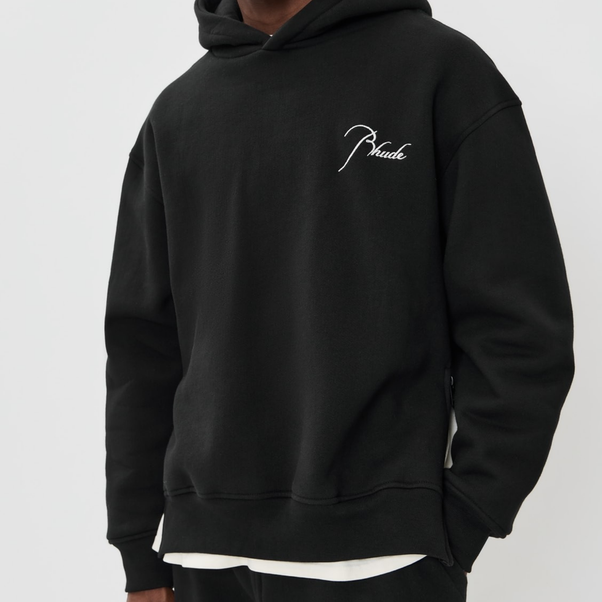 CLASSIQUE SIDE ZIP PULLOVER BLACK HOODIE