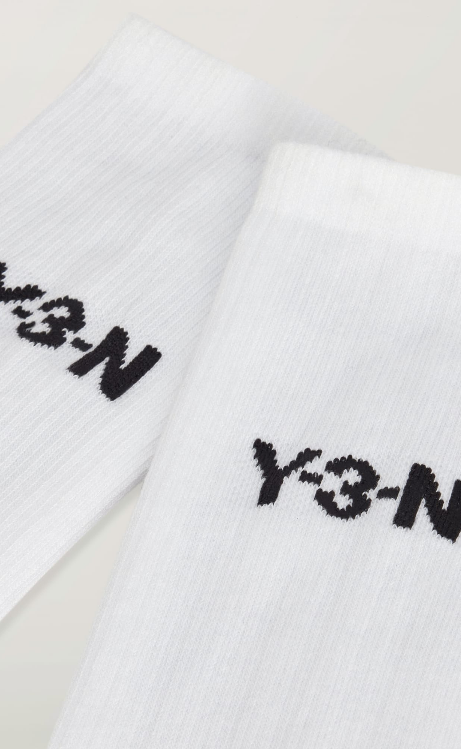 NBHD RIBBED CREW WHITE SOCKS