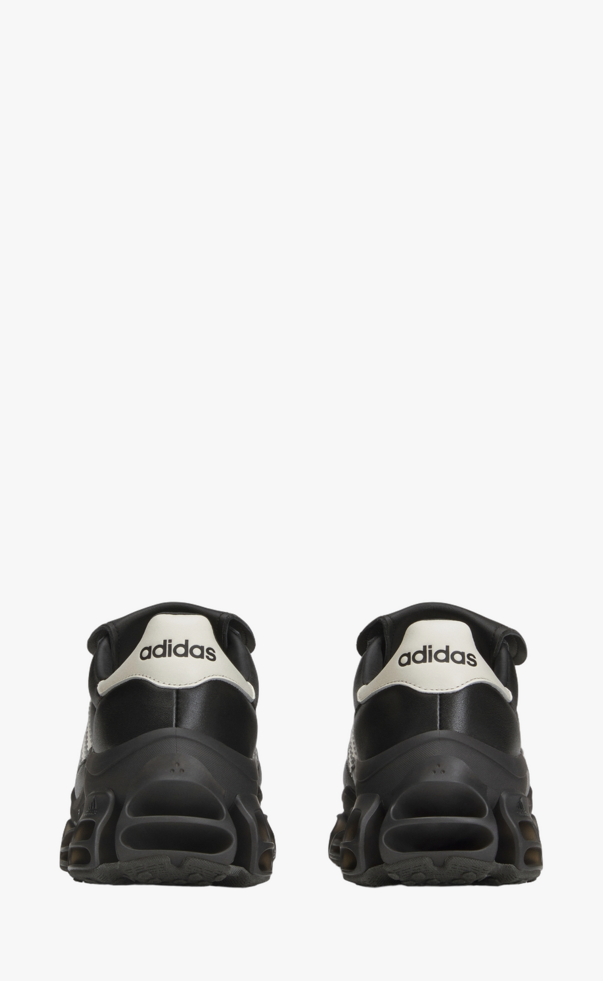 CHAVARRIA MEGARIDE COPA BLACK WHITE SNEAKER