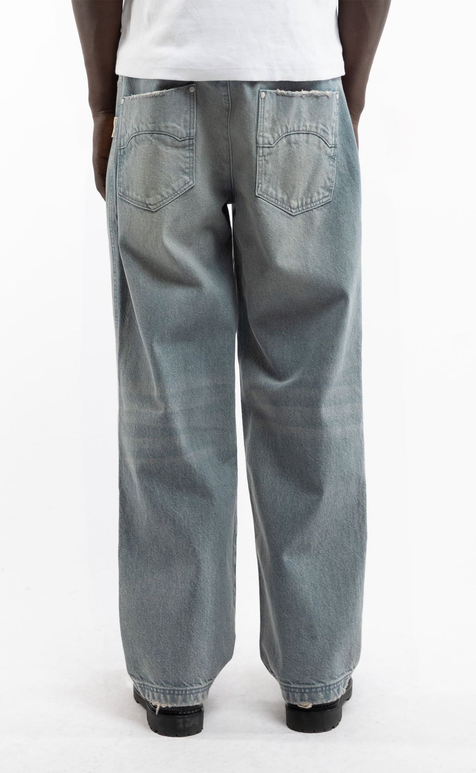 ESSENTIAL STRAIGHT FIT DENIM LIGHT BLUE PANTS