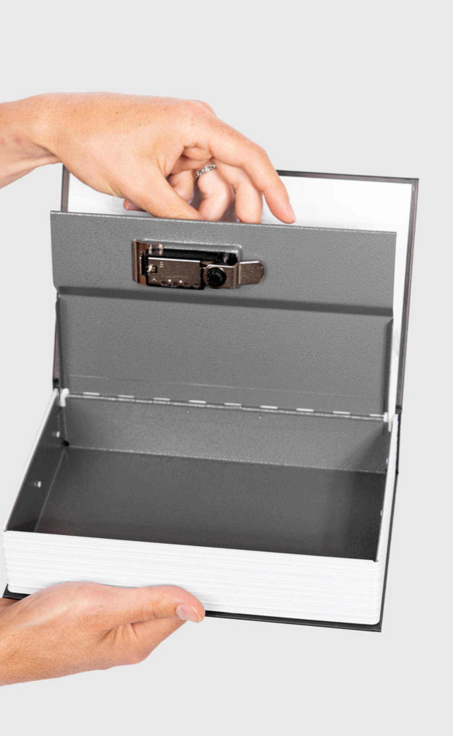 SAINT BLACK BOOKSAFE