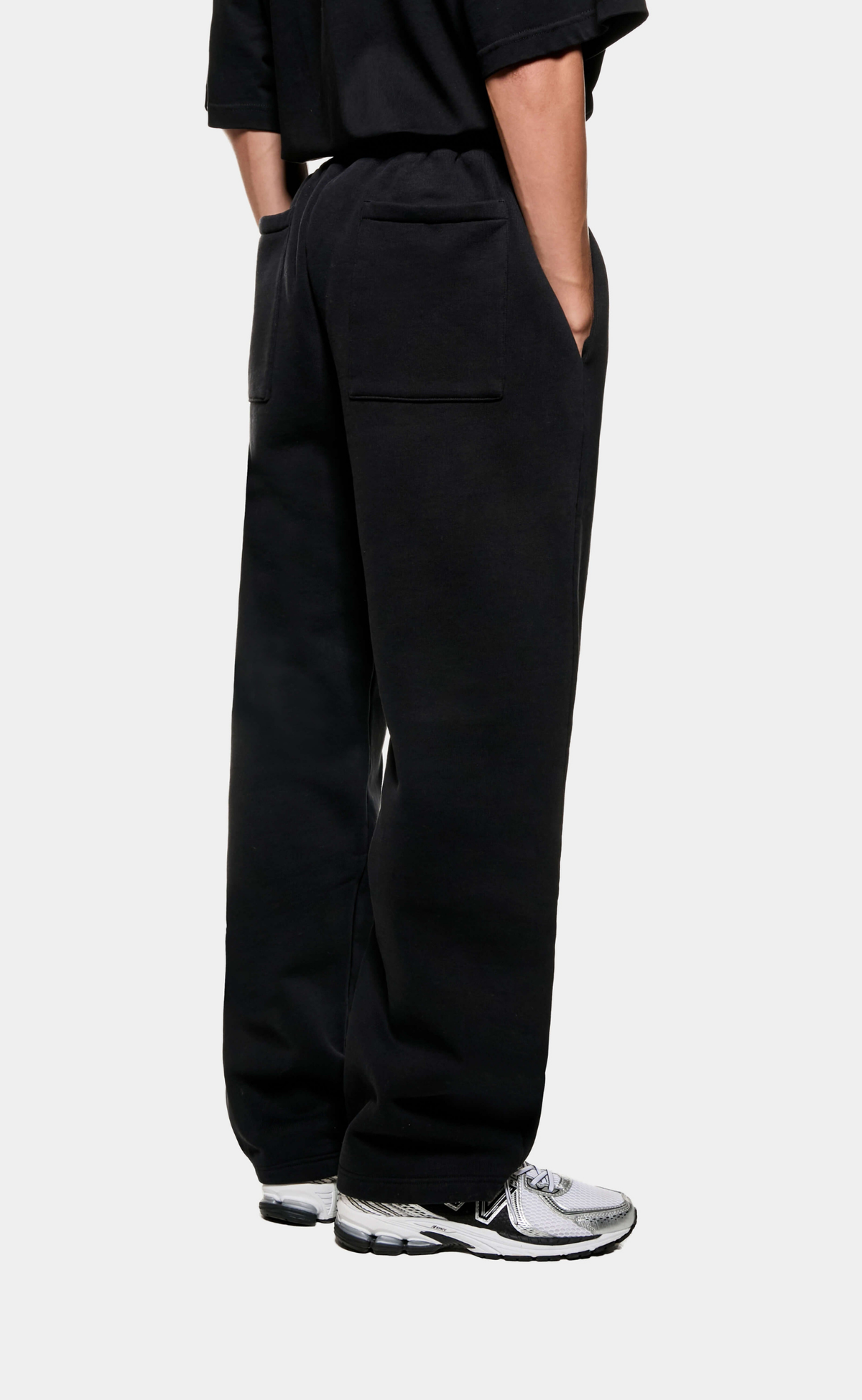 UNIFORM WIDE LEG BLACK SWEATPANTS