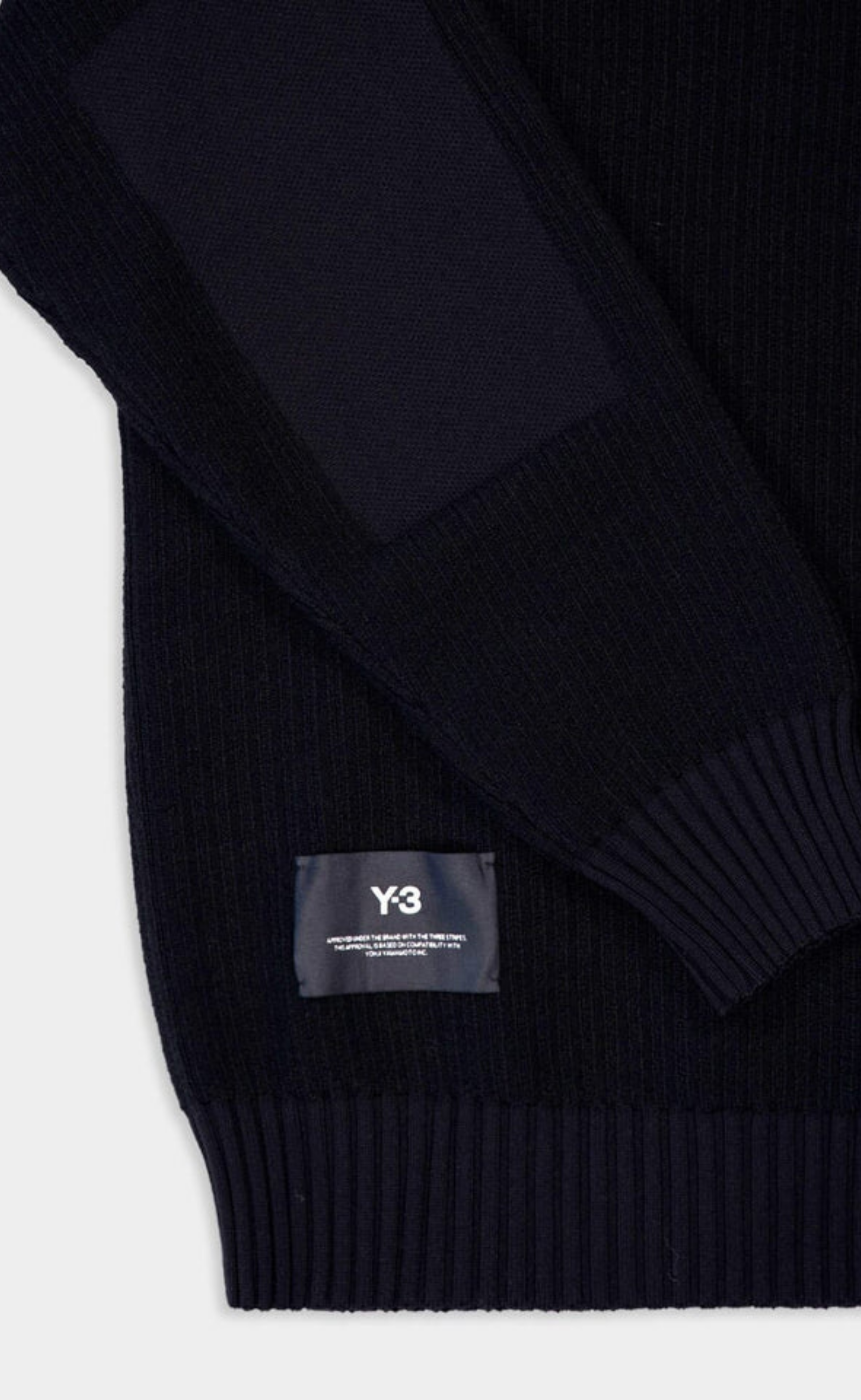 PADDED UT BLACK CREWNECK