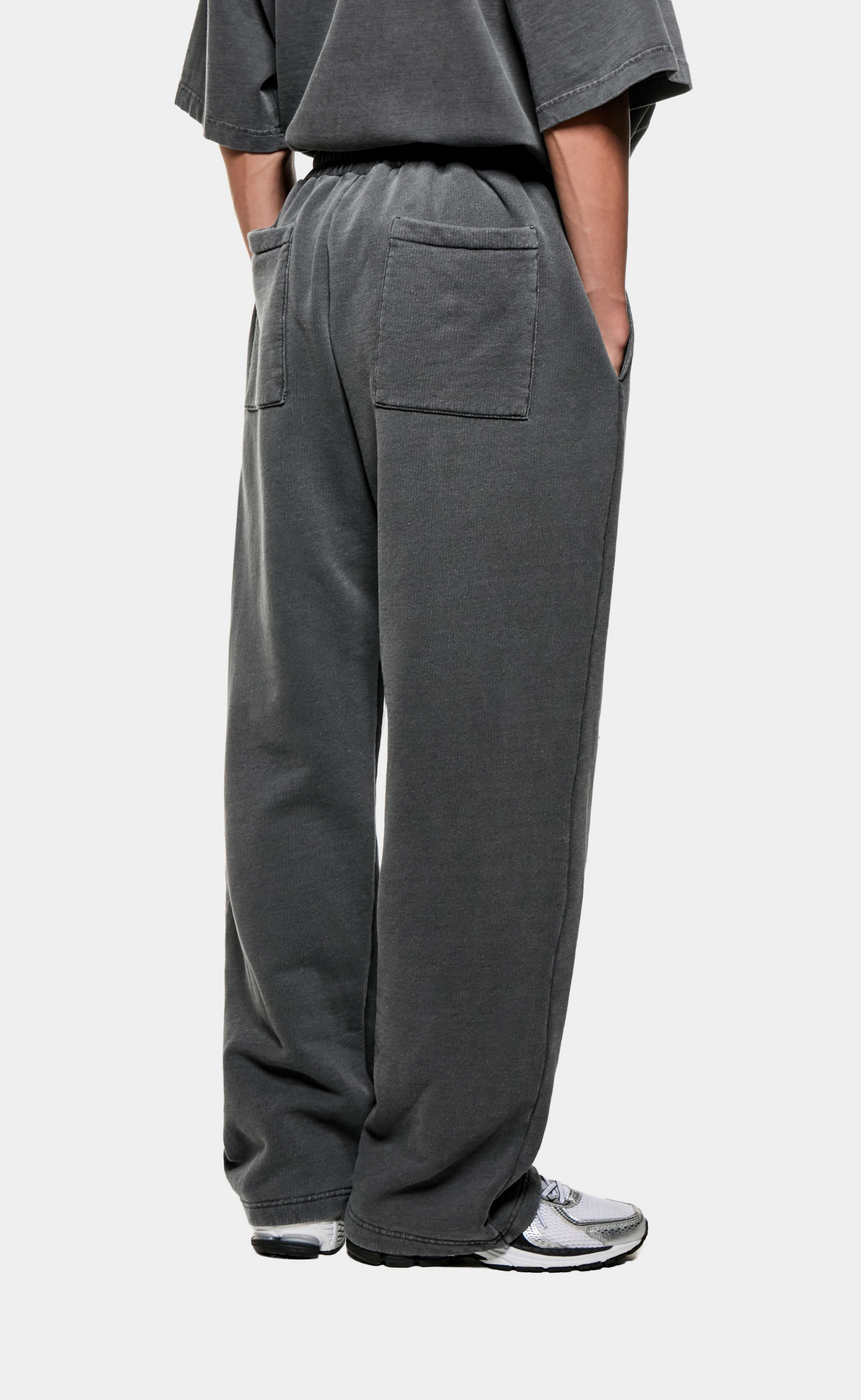 UNIFORM WIDE LEG PIGMENT BLACK SWEATPANTS