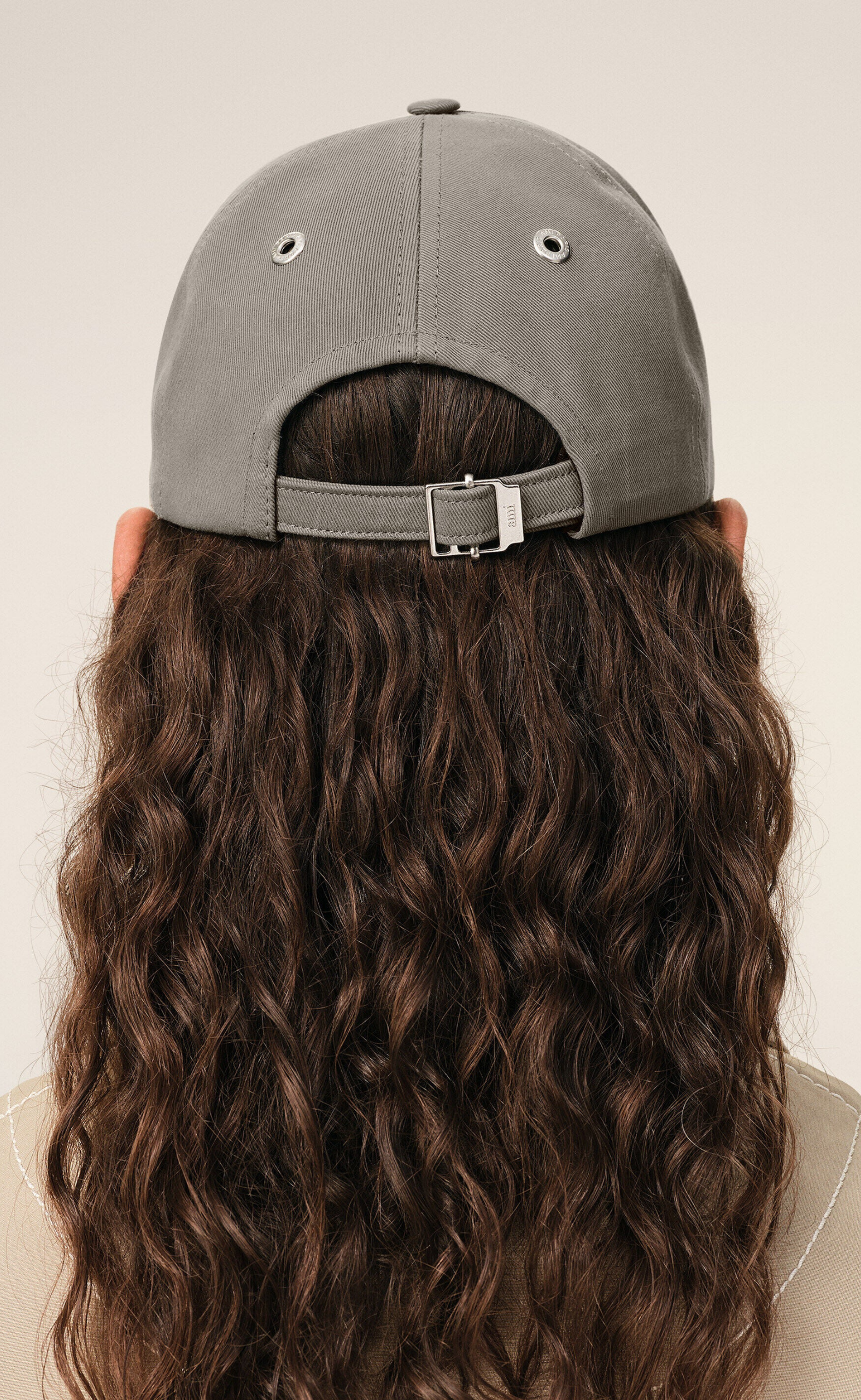 AMI DE COEUR EMBROIDERY CARBON HAT